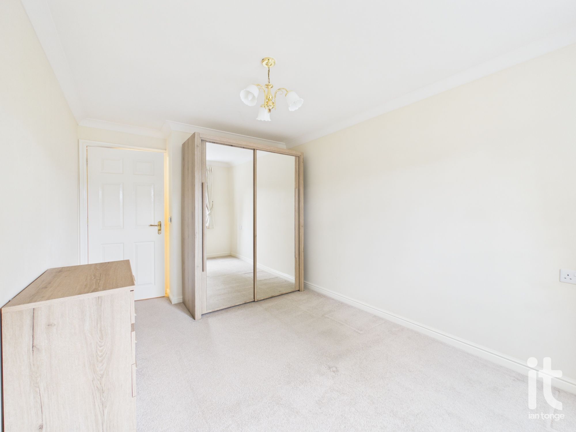 2 bedroom flat flat/apartment For Sale in Stockport - Photograph 12.