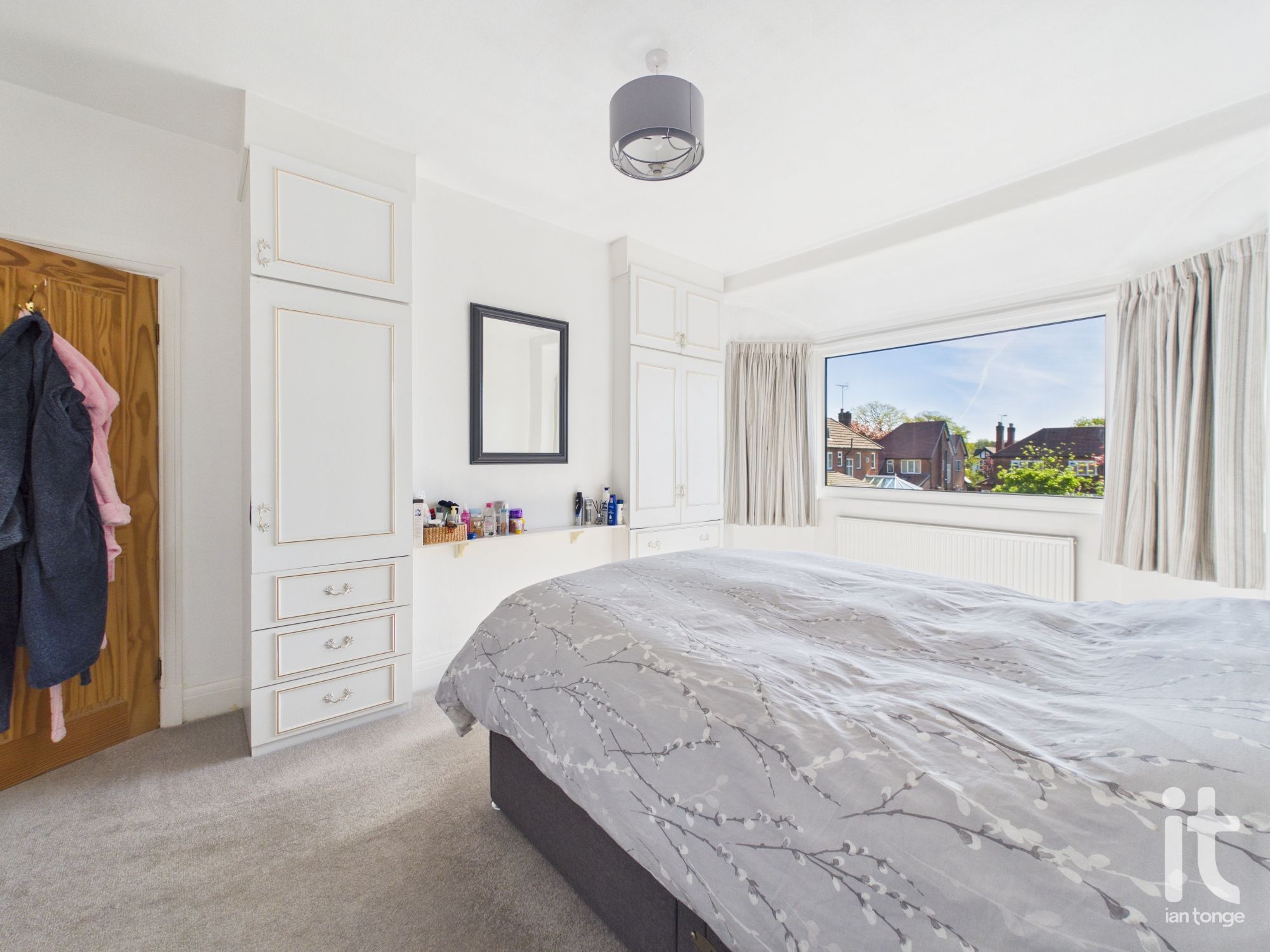 4 bedroom semi-detached house For Sale in Stockport - Photograph 15.