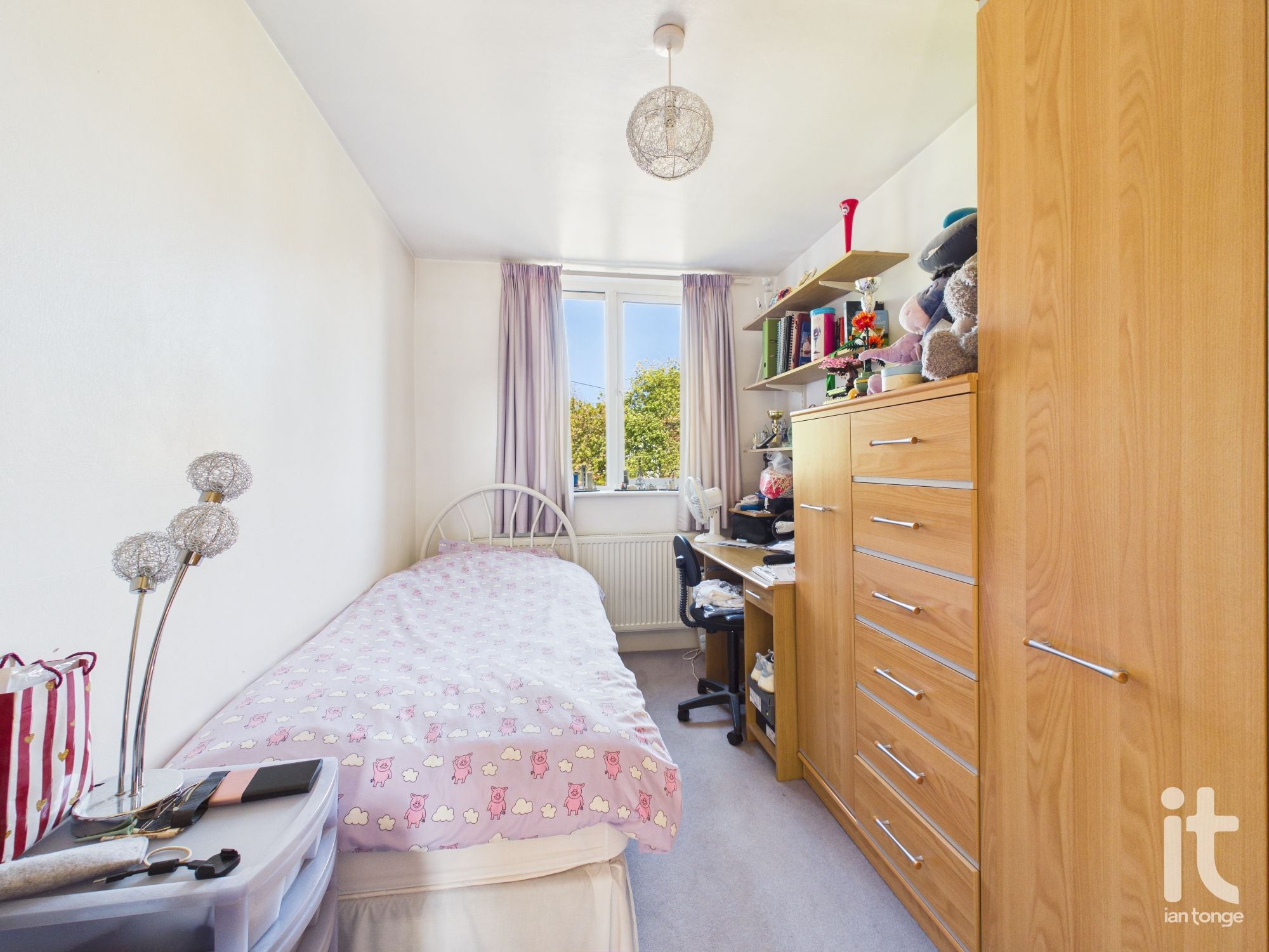 4 bedroom semi-detached house For Sale in Stockport - Photograph 18.