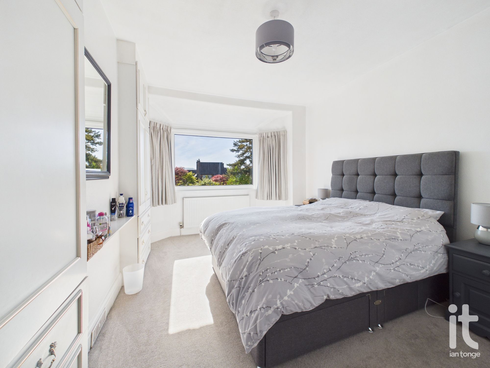 4 bedroom semi-detached house For Sale in Stockport - Photograph 5.