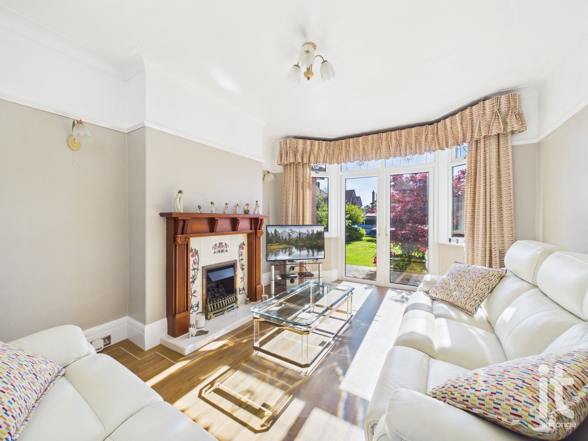 4 bedroom semi-detached house For Sale in Stockport - Property photograph.