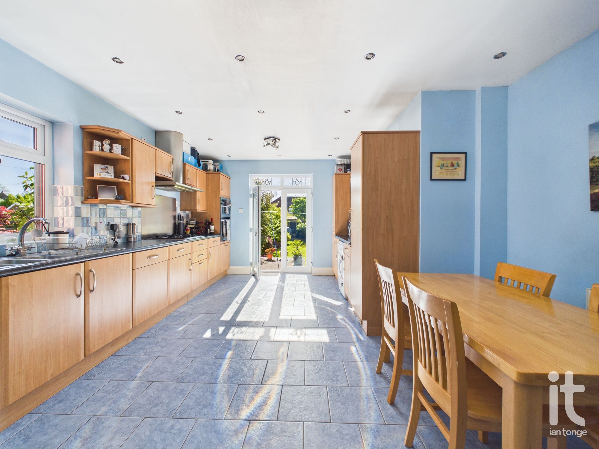 4 bedroom semi-detached house For Sale in Stockport - Photograph 11.
