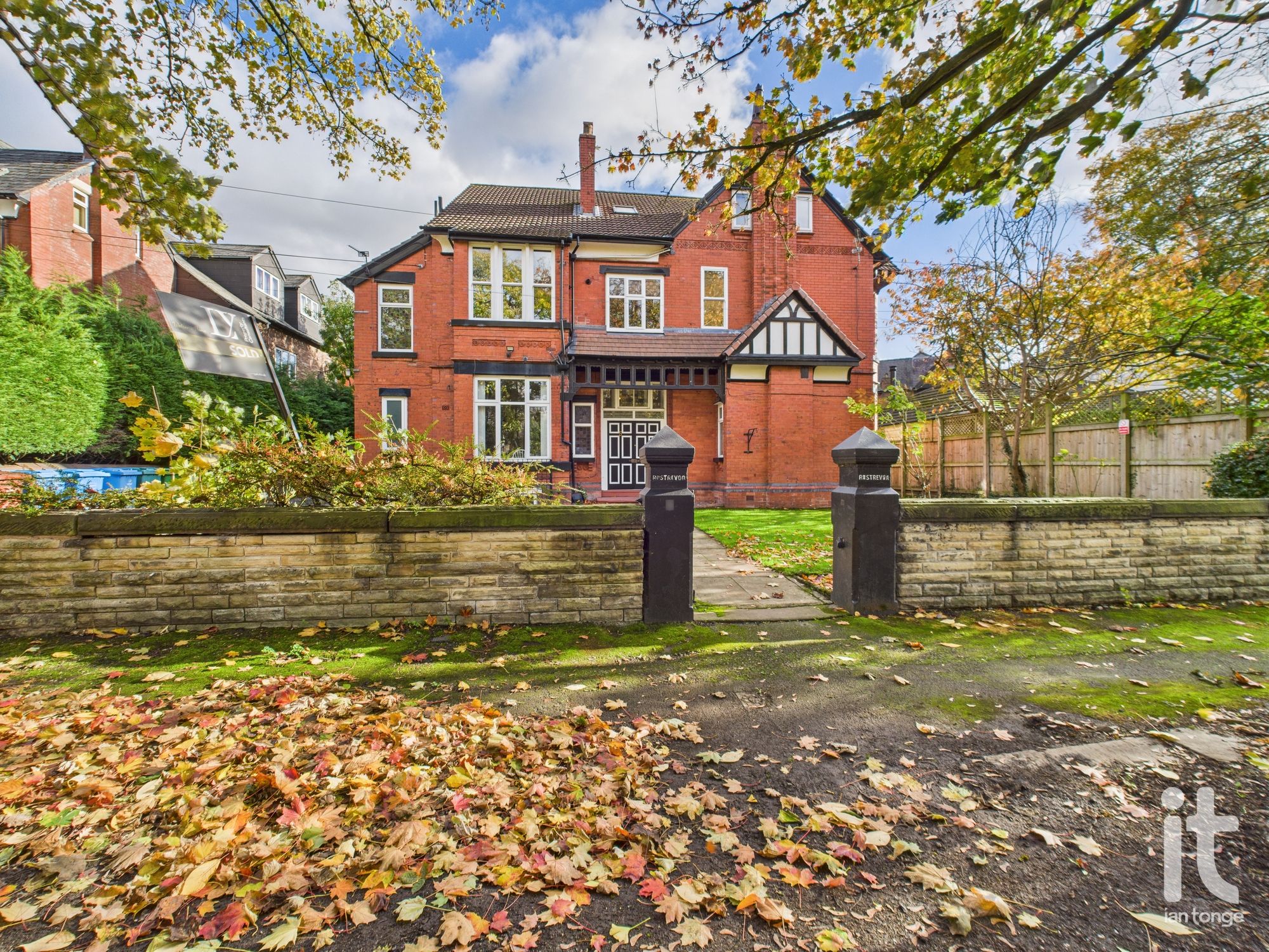 2 bedroom apartment flat/apartment For Sale in Manchester - Photograph 1.