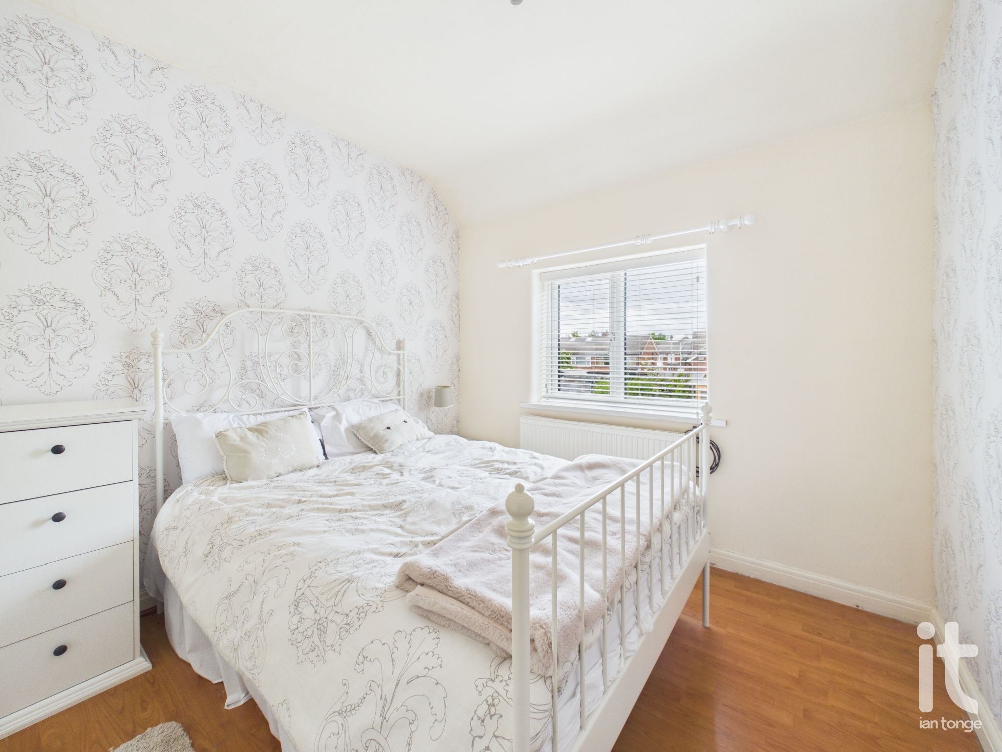 3 bedroom semi-detached house For Sale in Stockport - Photograph 18.