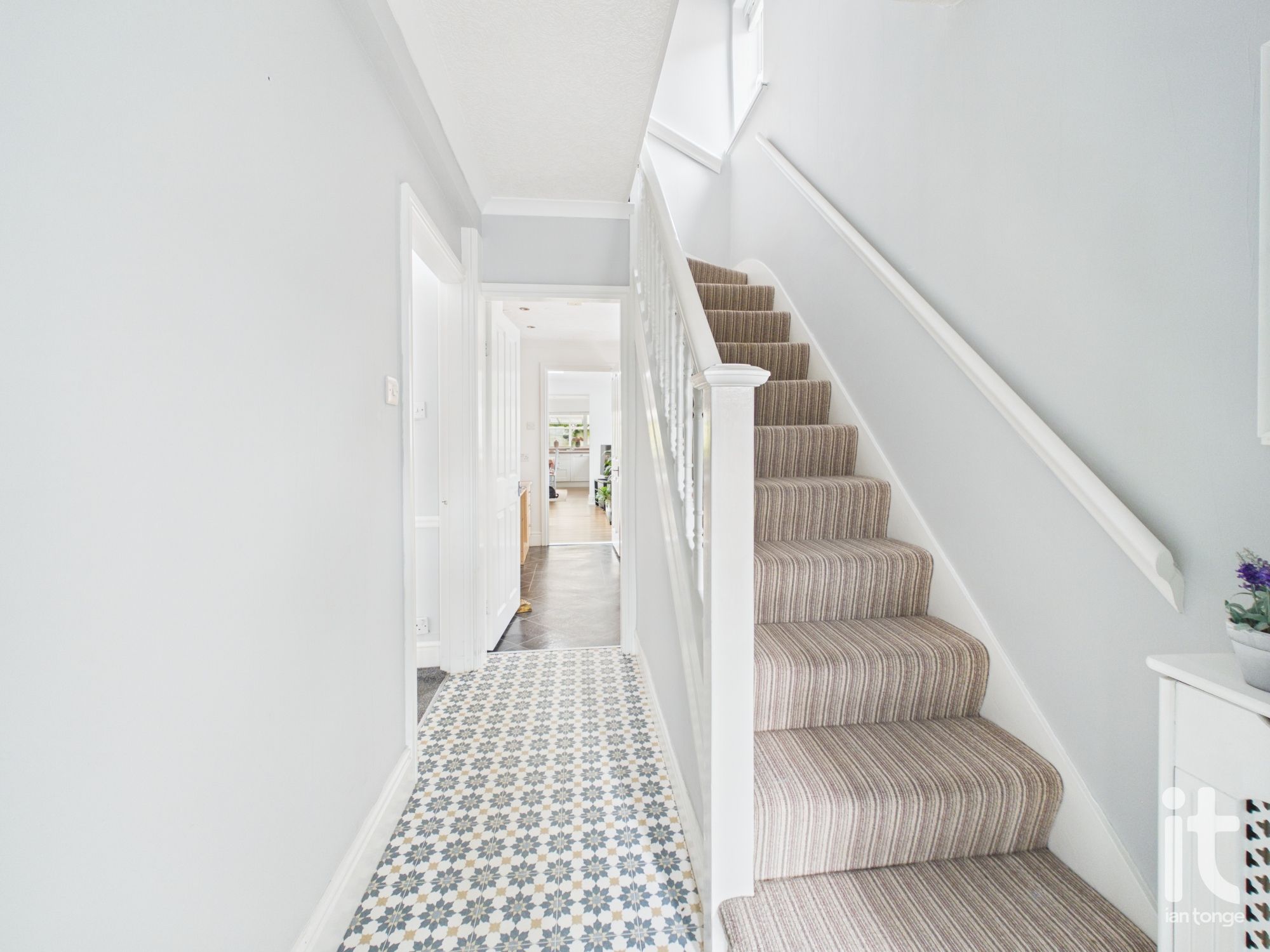 3 bedroom semi-detached house For Sale in Stockport - Photograph 5.