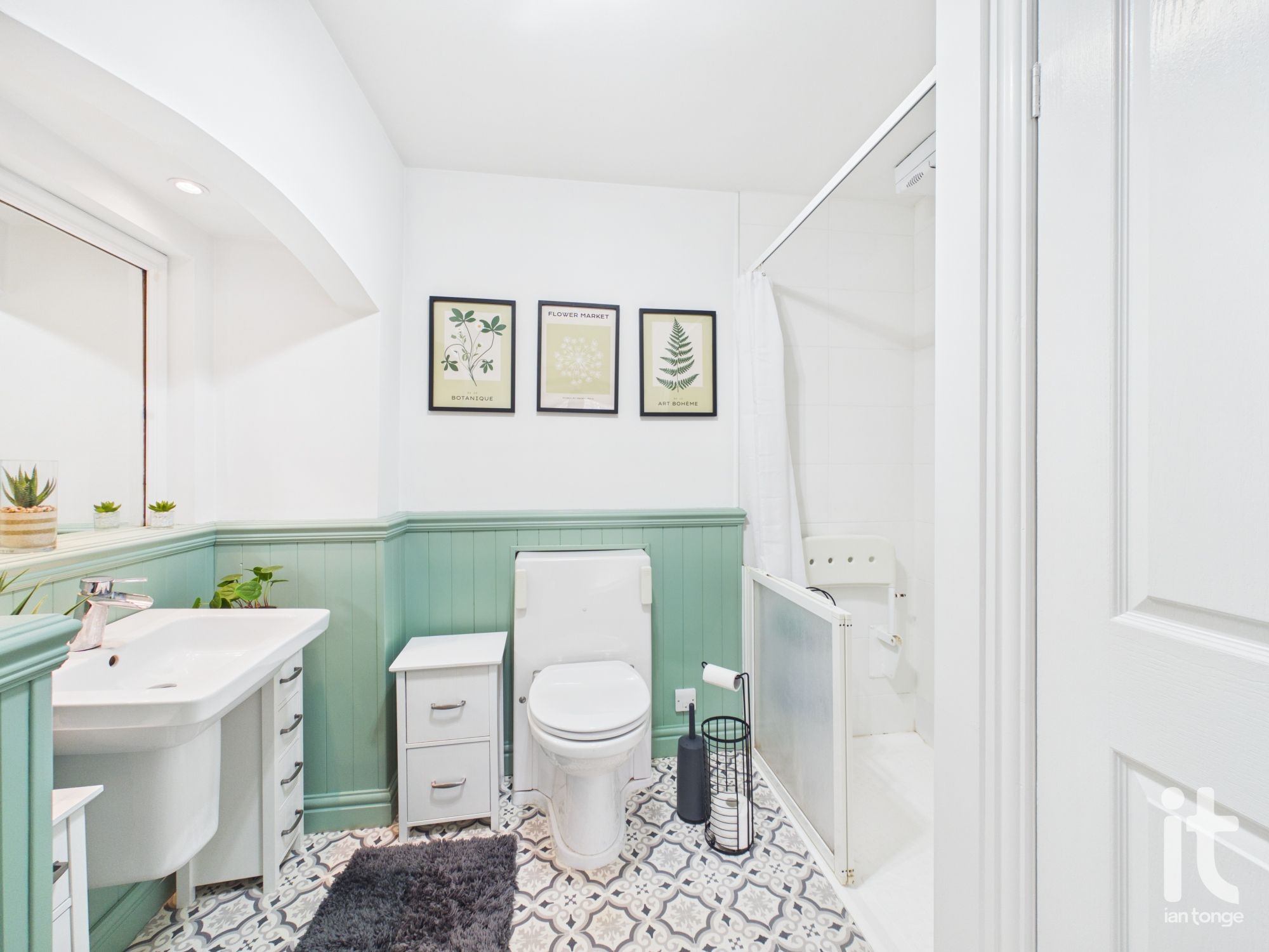 3 bedroom semi-detached house For Sale in Stockport - Photograph 8.