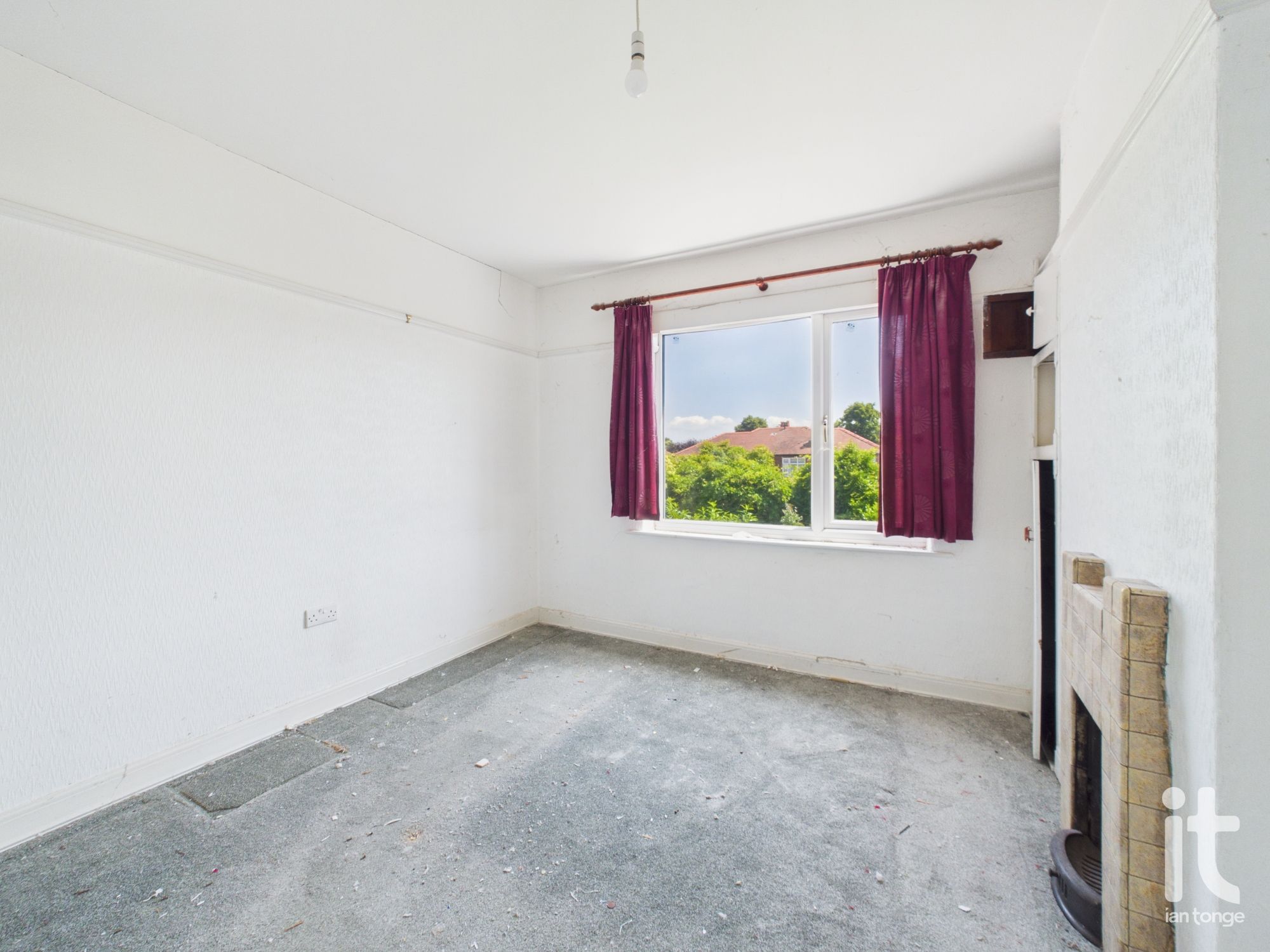 3 bedroom semi-detached house For Sale in Stockport - Photograph 25.