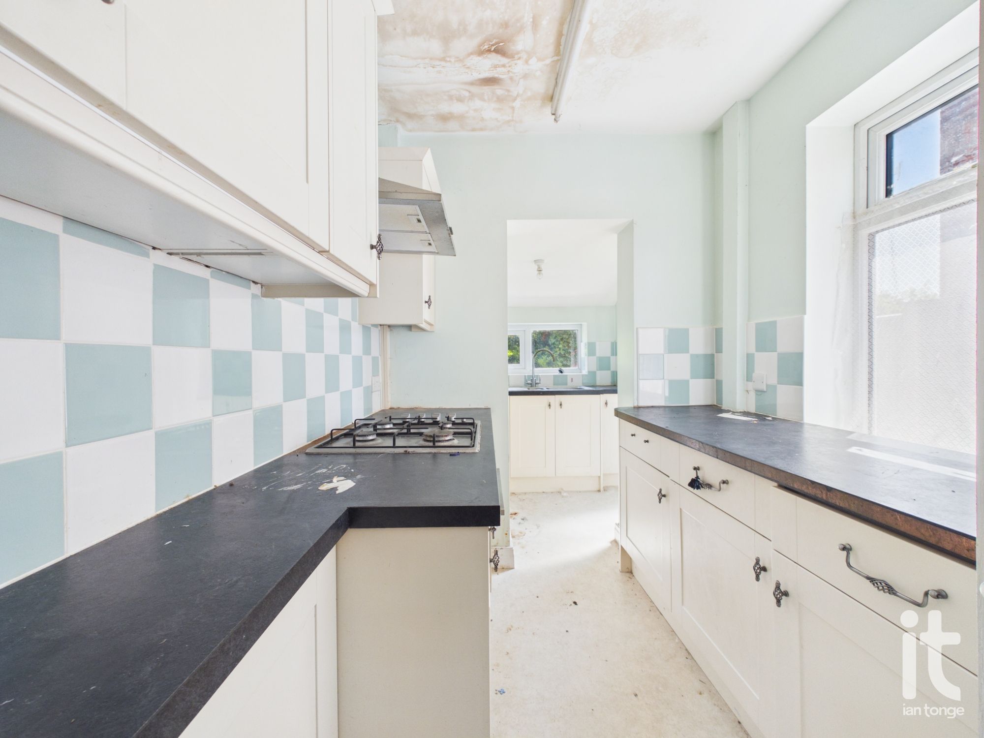 3 bedroom semi-detached house For Sale in Stockport - Photograph 18.