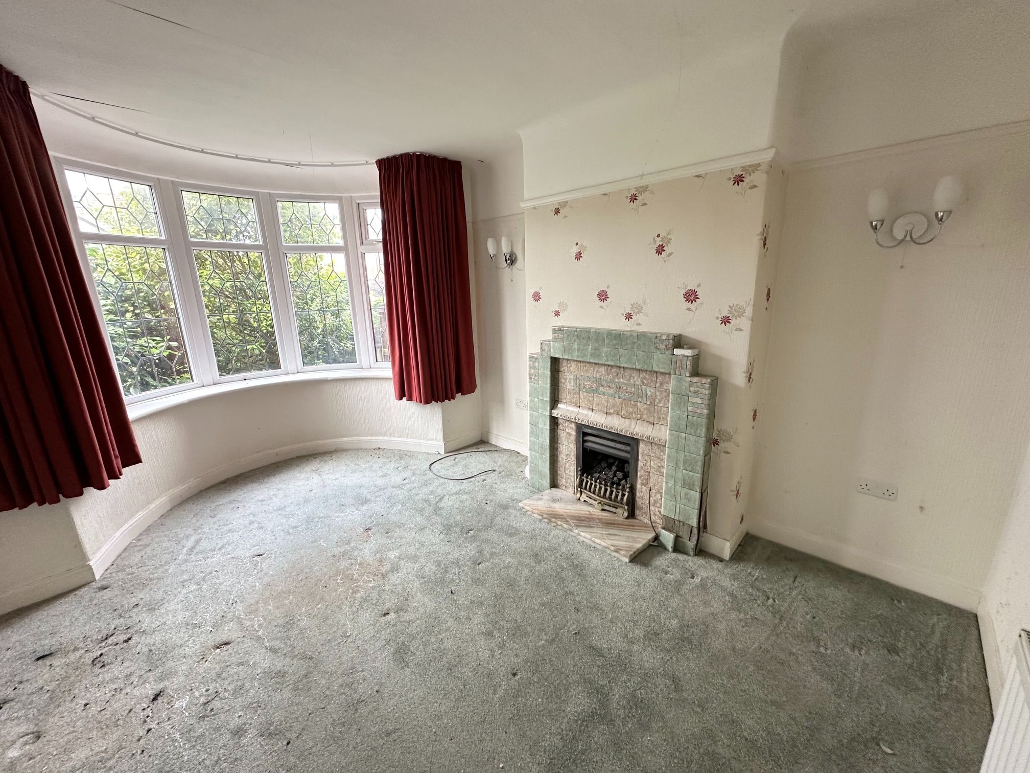 3 bedroom semi-detached house For Sale in Stockport - Property photograph.