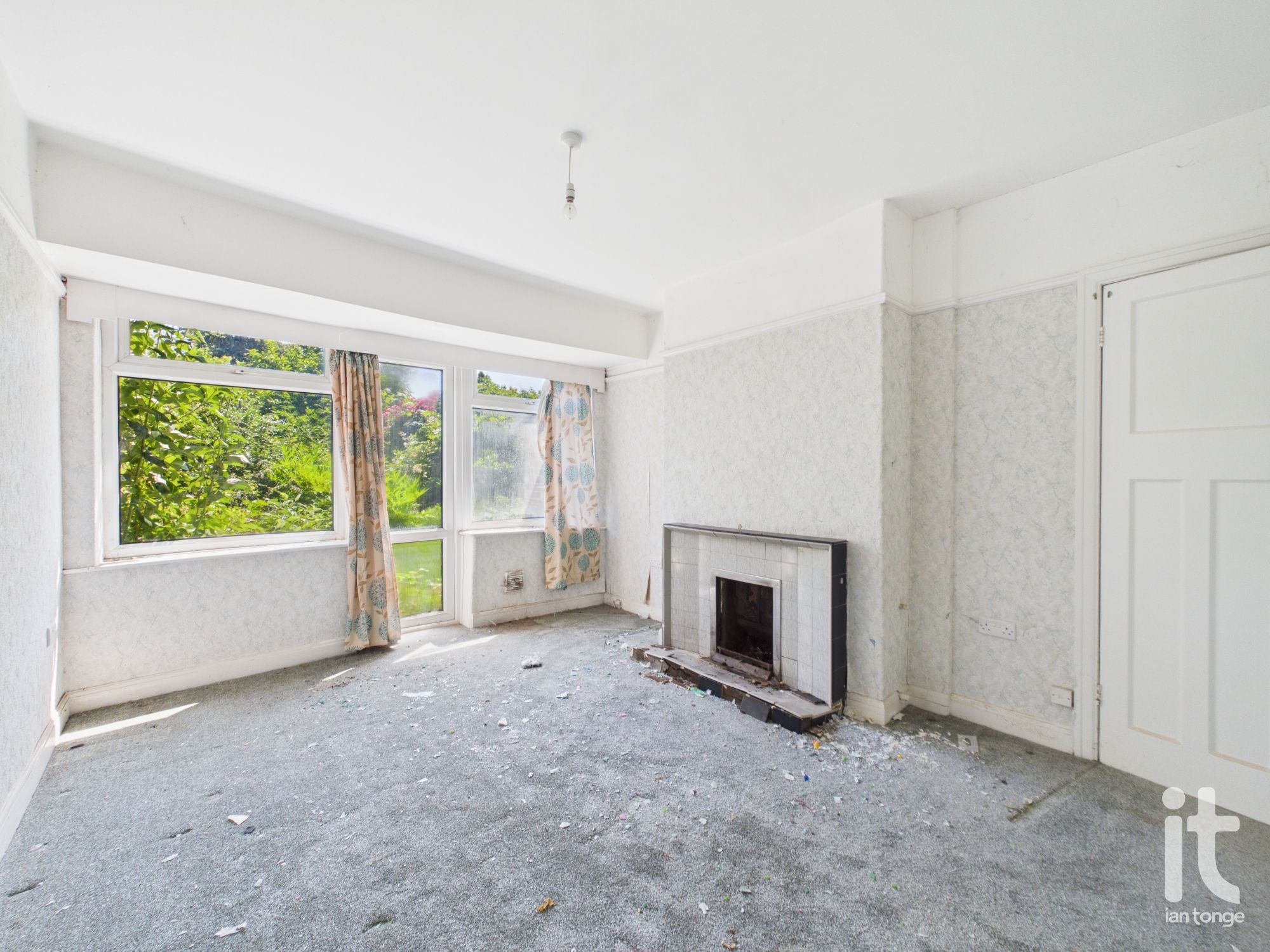 3 bedroom semi-detached house For Sale in Stockport - Photograph 17.