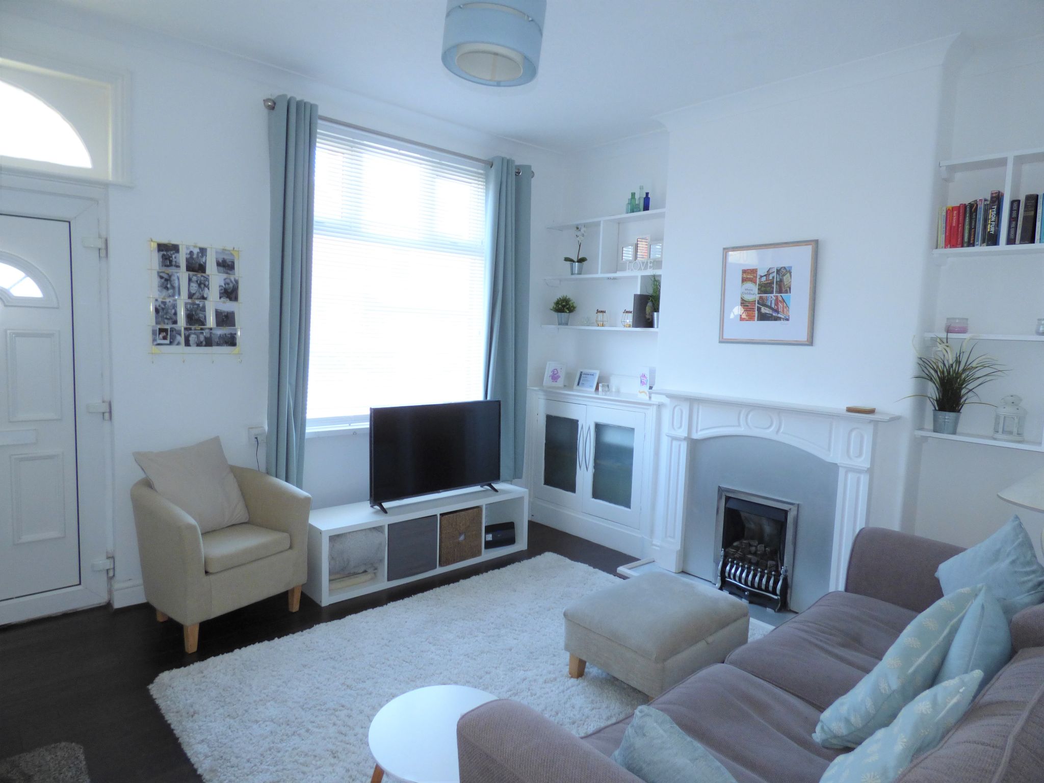 2 bedroom mid terraced house For Sale in Stockport - Photograph 4.