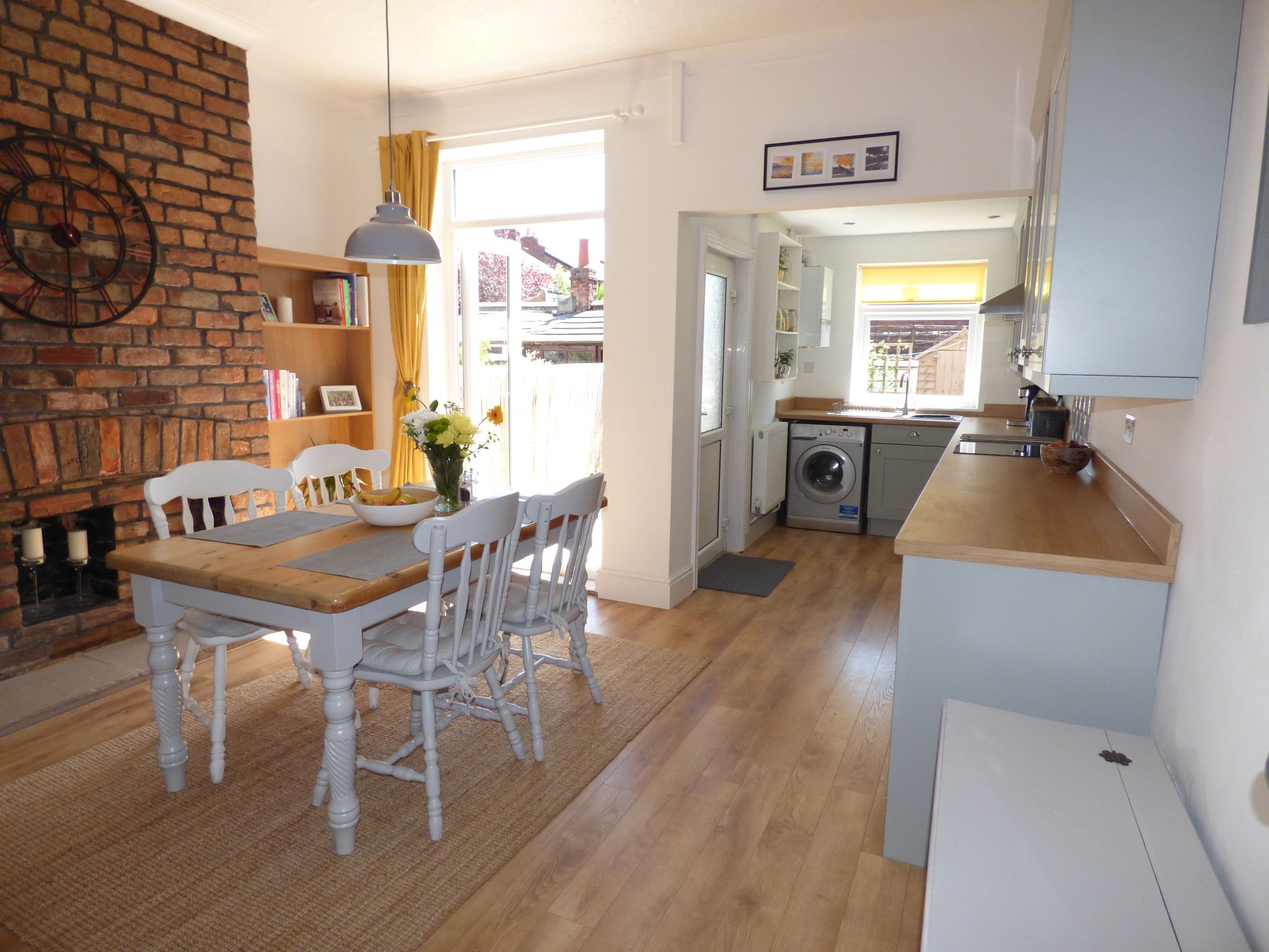 2 bedroom mid terraced house For Sale in Stockport - Photograph 2.