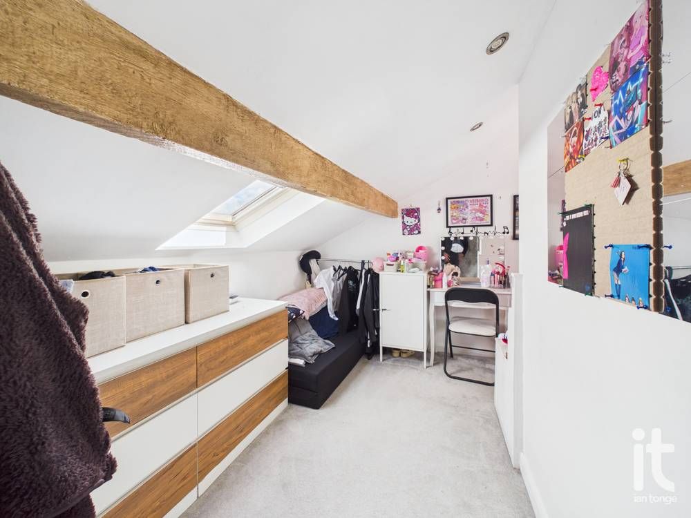 2 bedroom end terraced house For Sale in Stockport - Photograph 14.