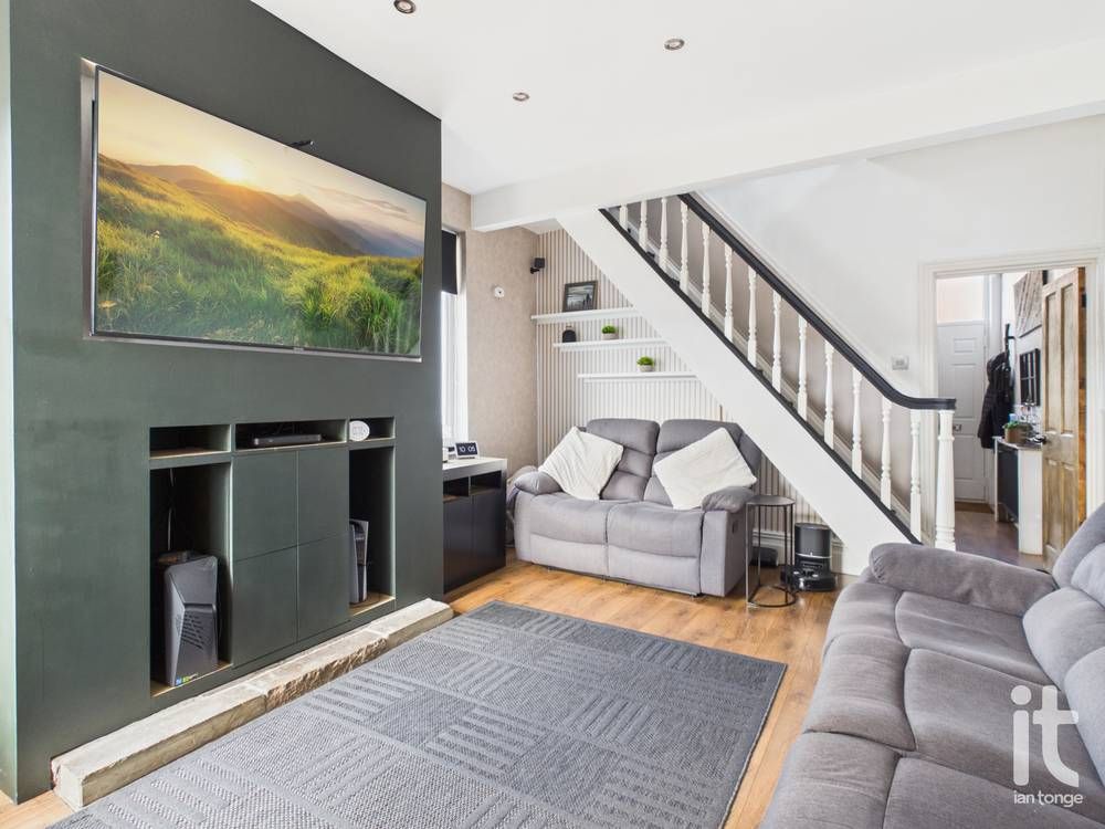 2 bedroom end terraced house For Sale in Stockport - Photograph 2.