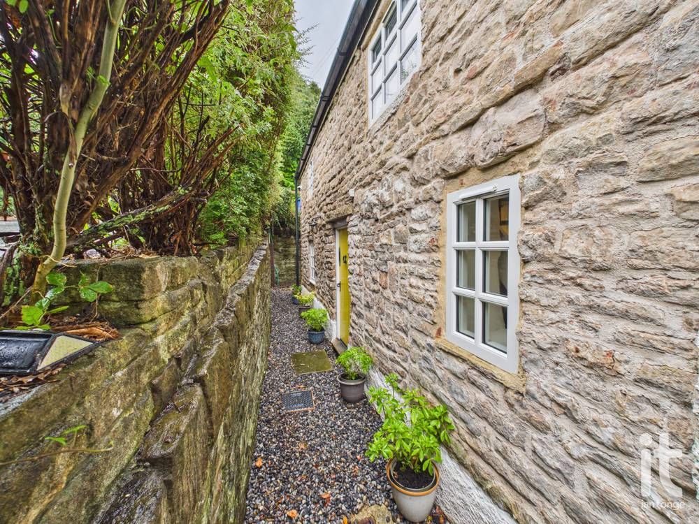 3 bedroom semi-detached house For Sale in Stockport - Photograph 8.