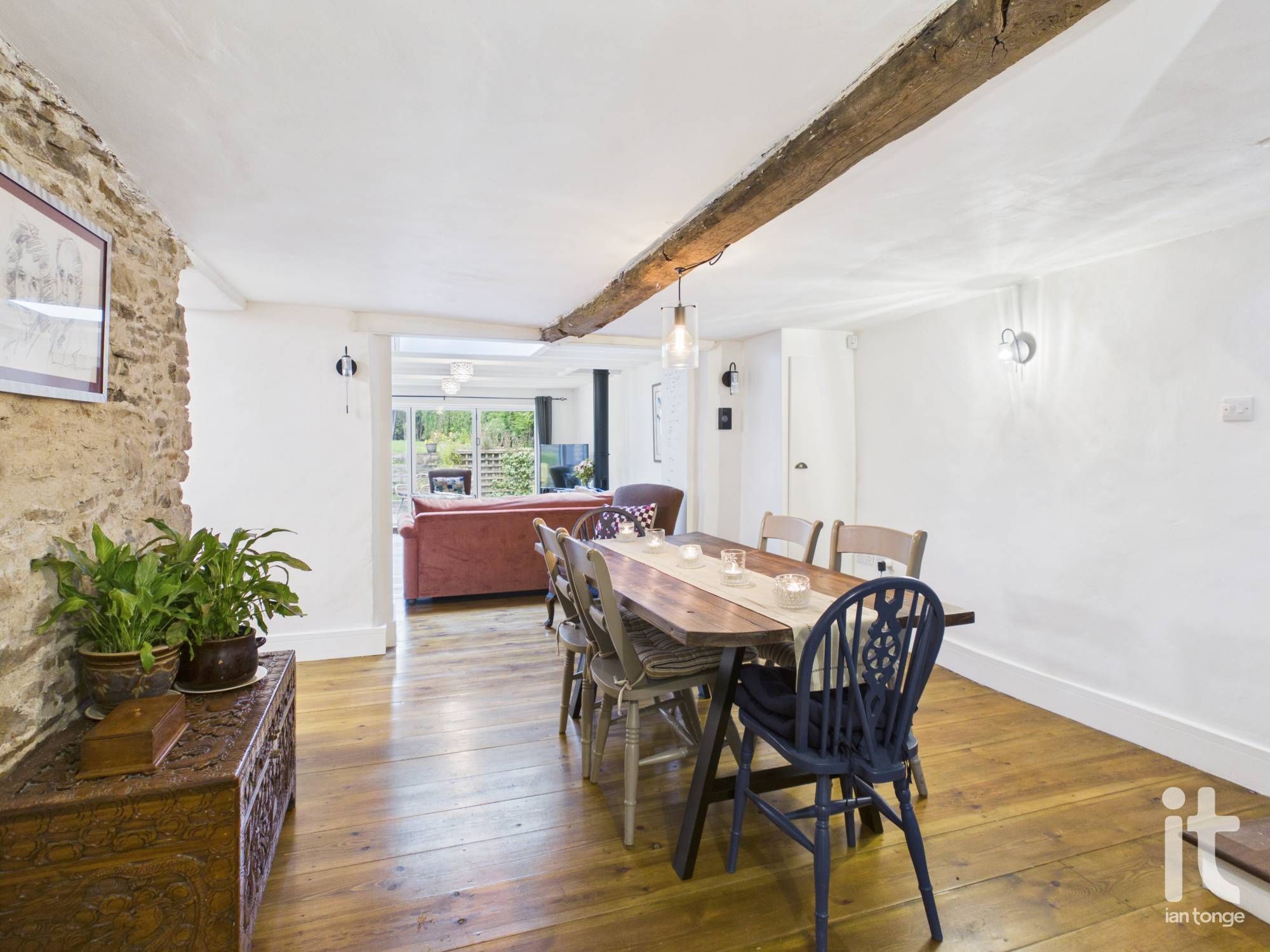 3 bedroom semi-detached house For Sale in Stockport - Photograph 11.