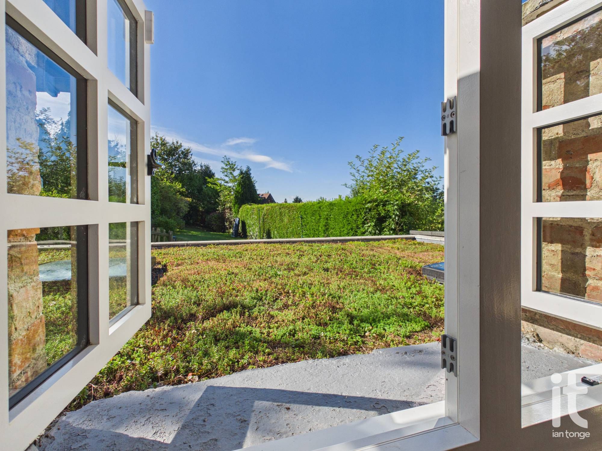 3 bedroom semi-detached house For Sale in Stockport - Photograph 7.