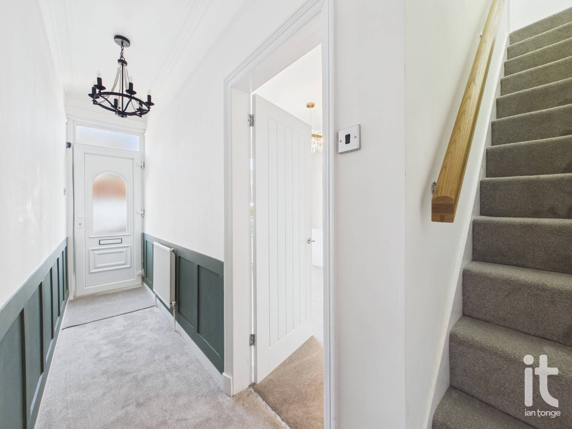 2 bedroom end terraced house For Sale in Stockport - Photograph 4.