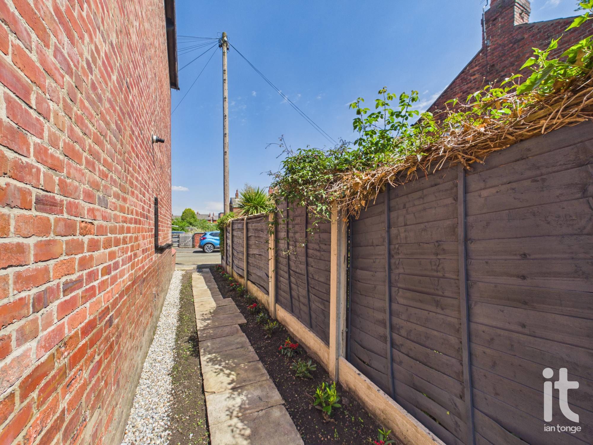 2 bedroom end terraced house For Sale in Stockport - Photograph 16.
