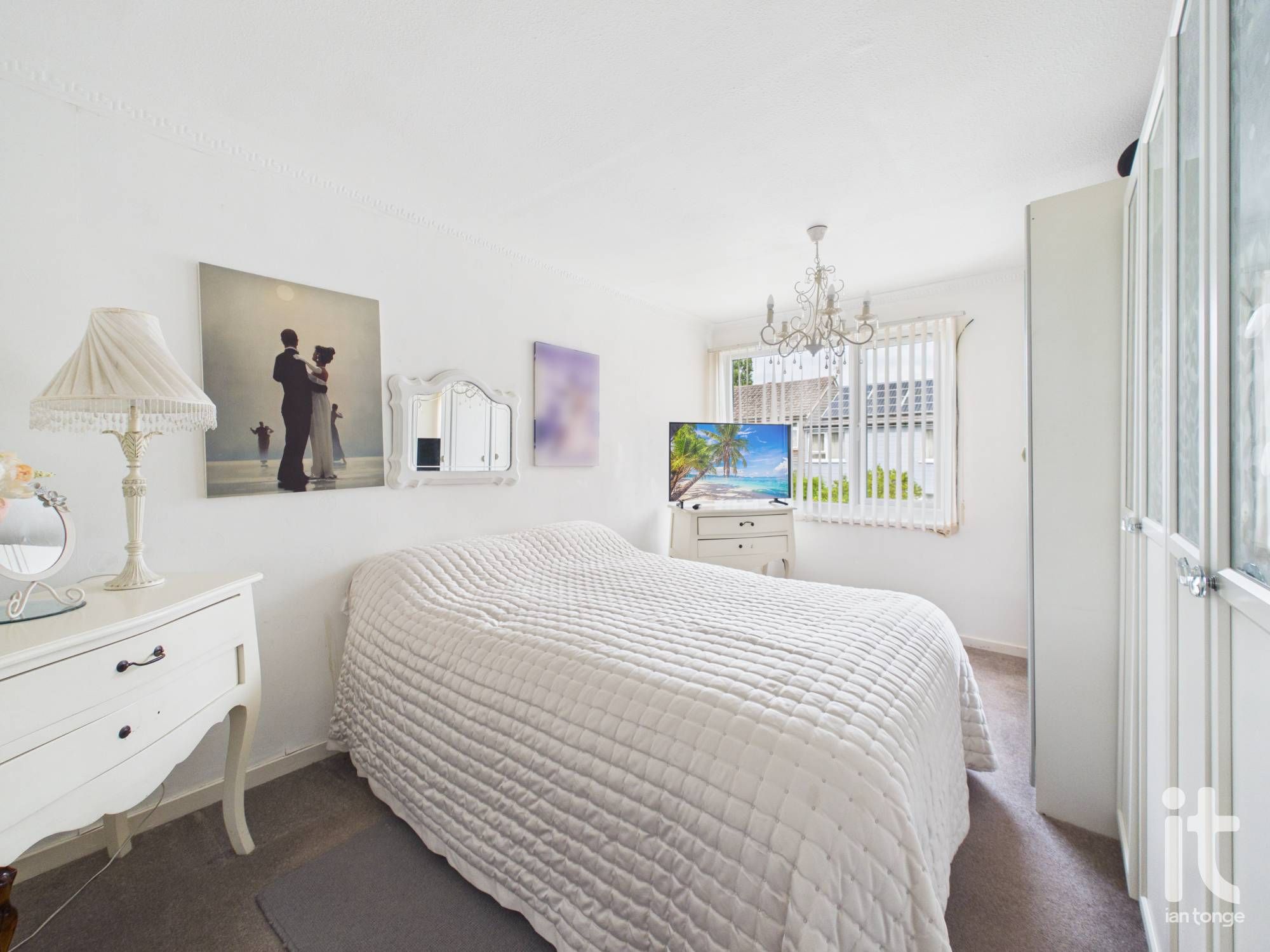 3 bedroom semi-detached house For Sale in Stockport - Photograph 11.