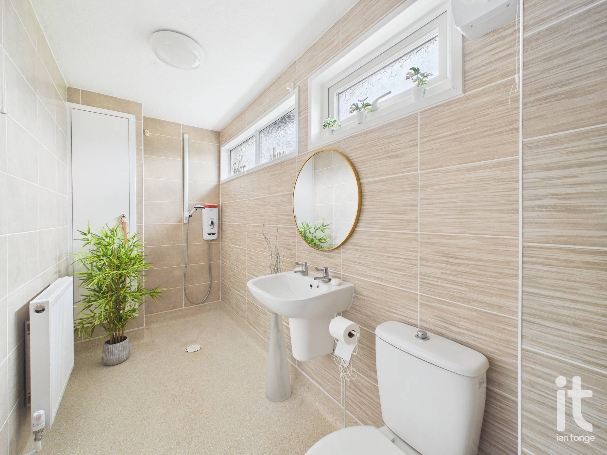 3 bedroom semi-detached house For Sale in Stockport - Photograph 13.