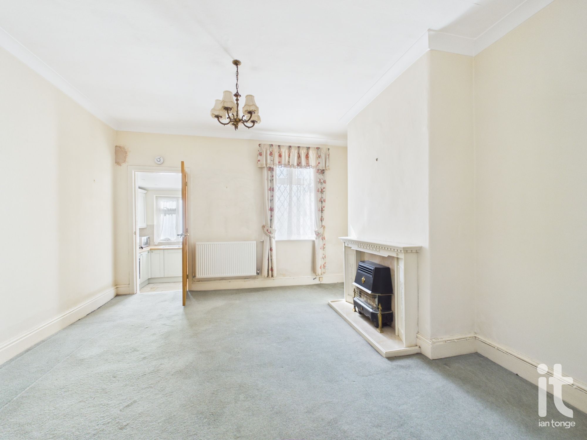 3 bedroom end terraced house For Sale in Stockport - Photograph 1.