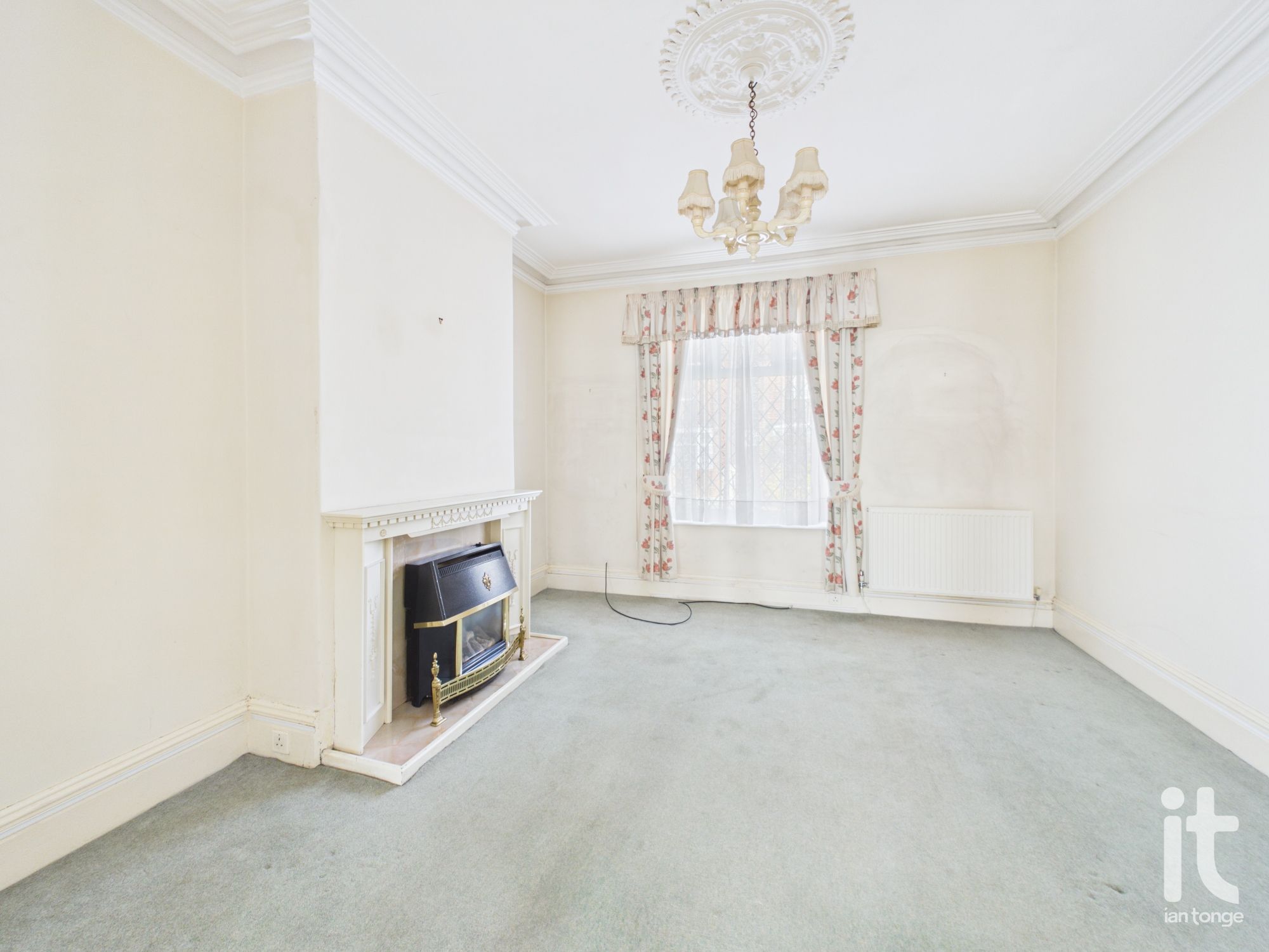 3 bedroom end terraced house For Sale in Stockport - Photograph 19.