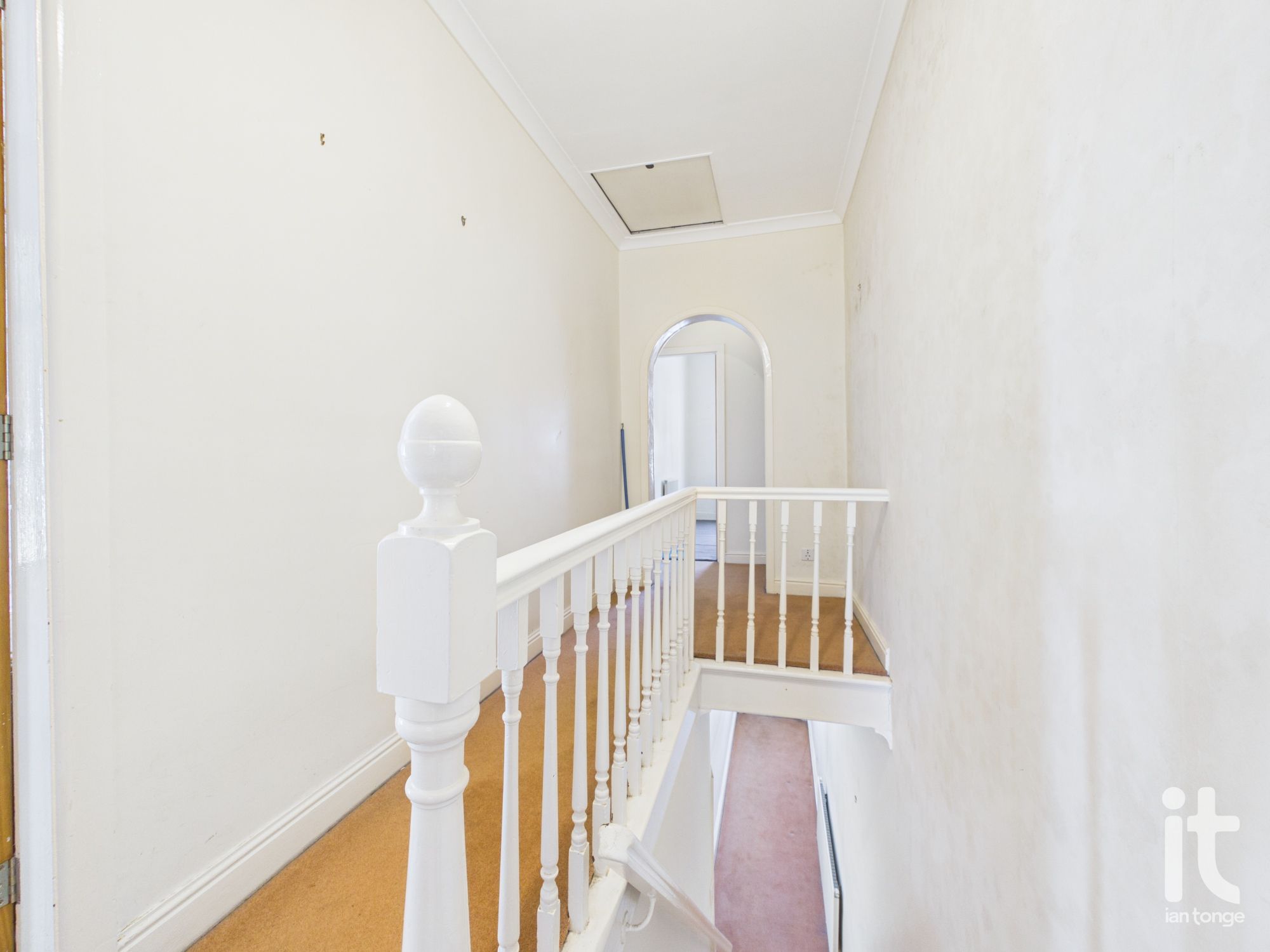 3 bedroom end terraced house For Sale in Stockport - Photograph 4.