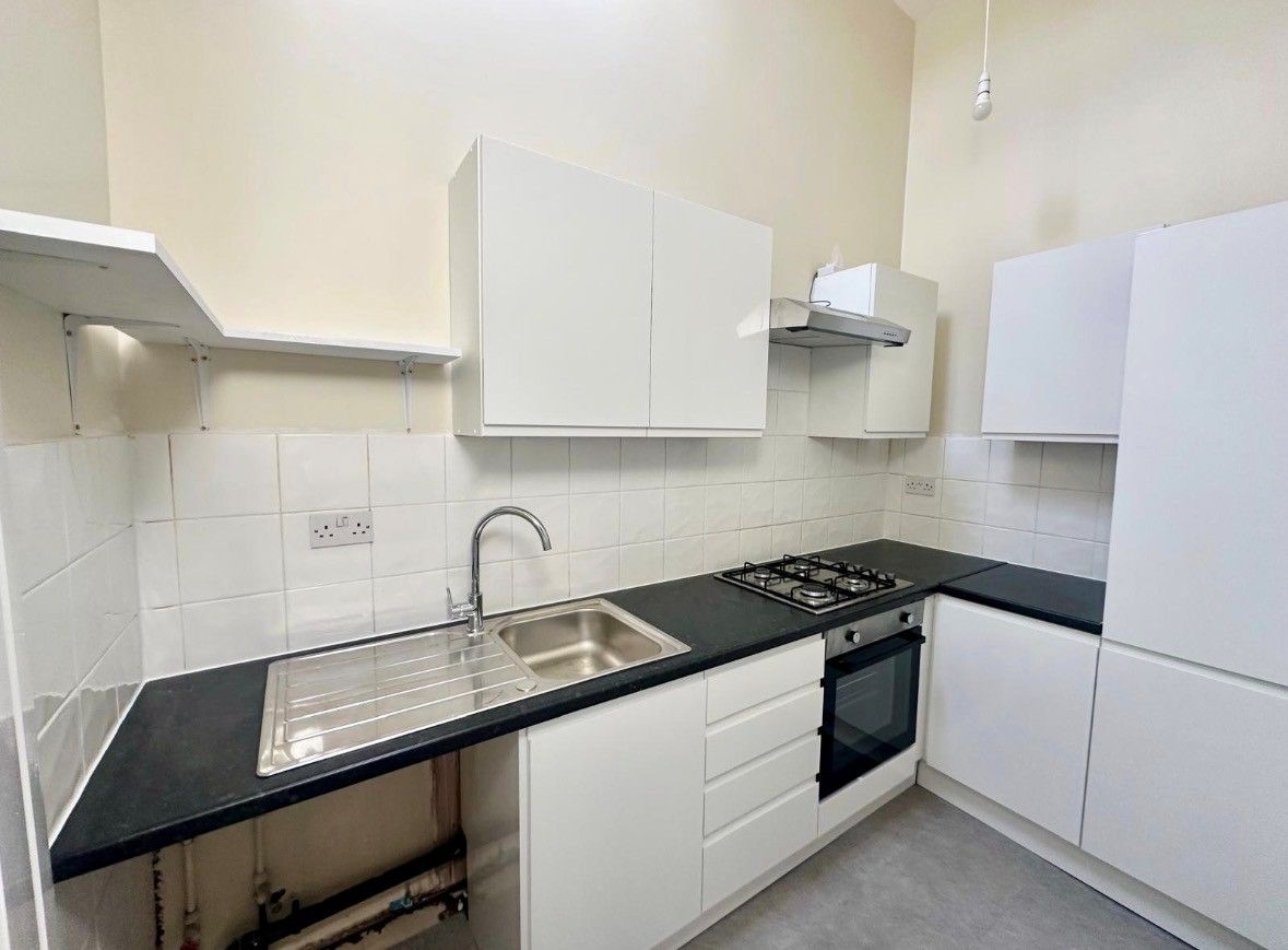 2 bedroom flat flat/apartment To Let in Stockport - Kitchen.