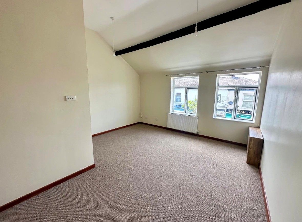 2 bedroom flat flat/apartment To Let in Stockport - Property photograph.