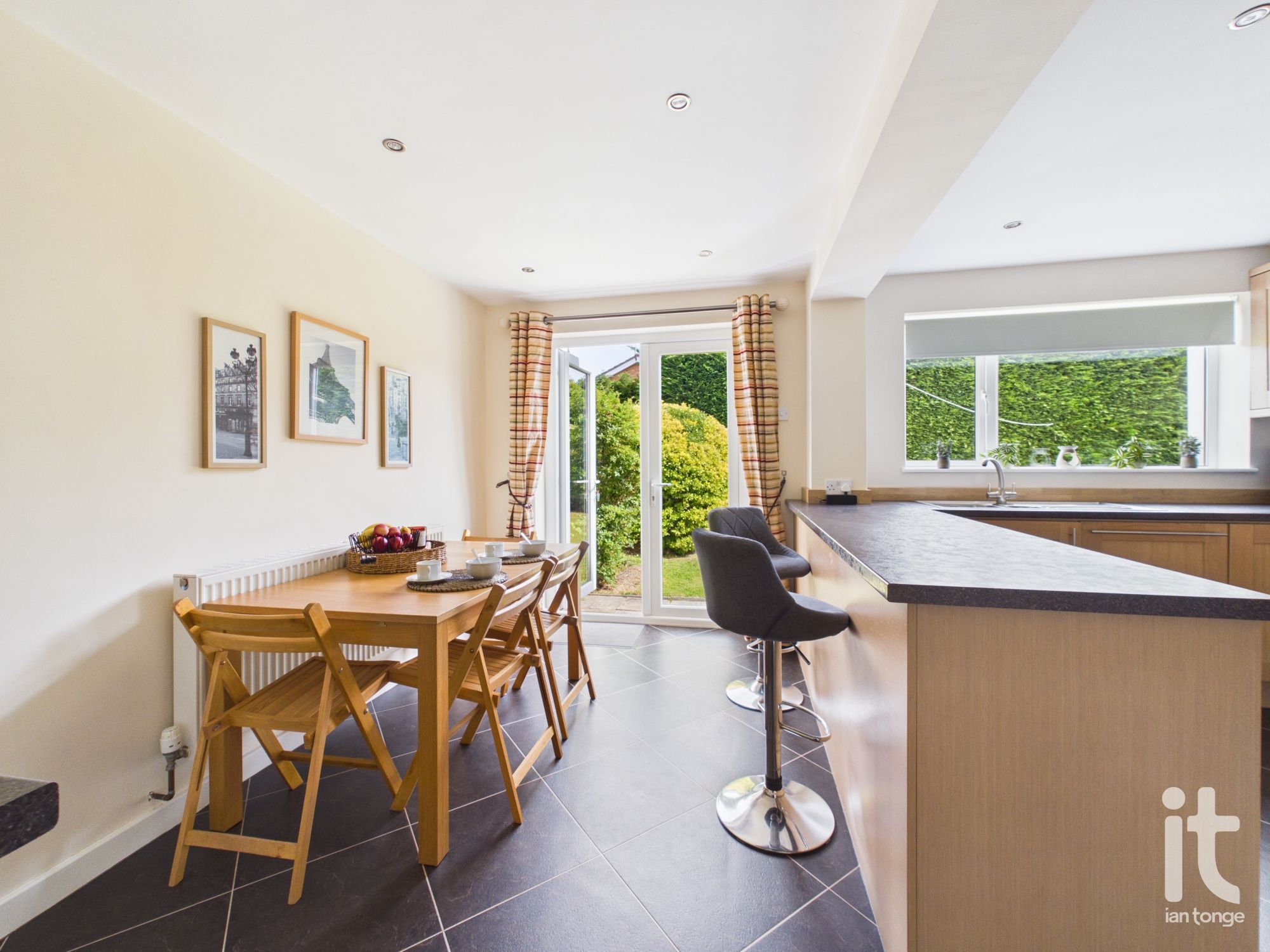 3 bedroom link detached house For Sale in Stockport - Photograph 30.