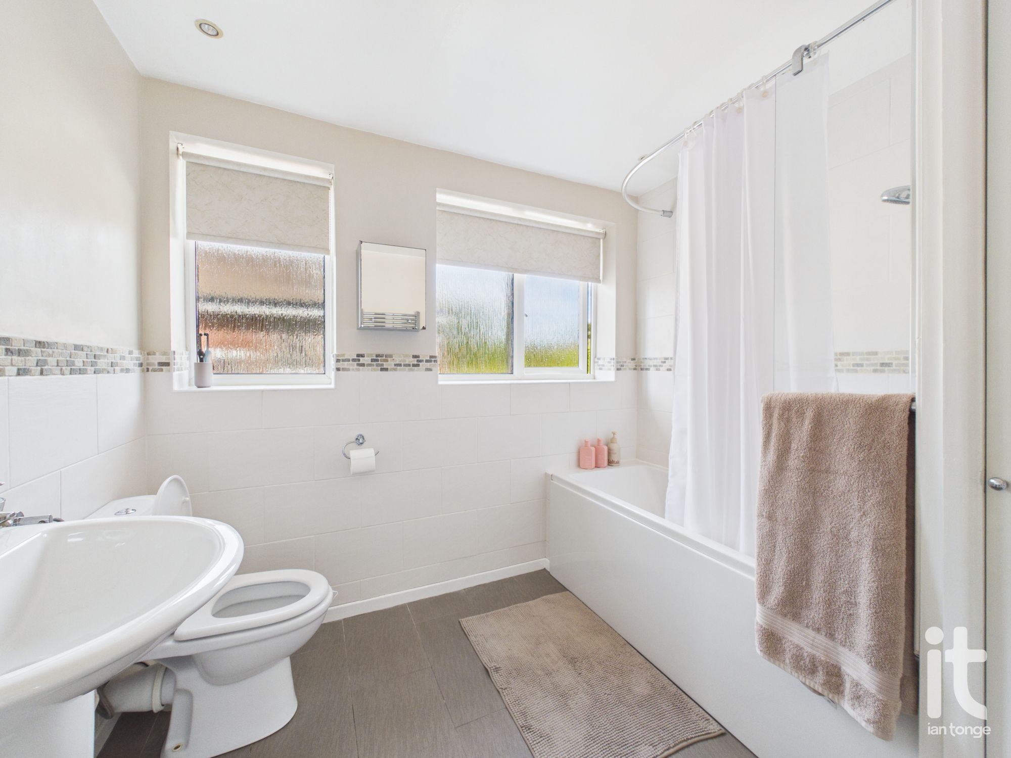 3 bedroom link detached house For Sale in Stockport - Photograph 10.