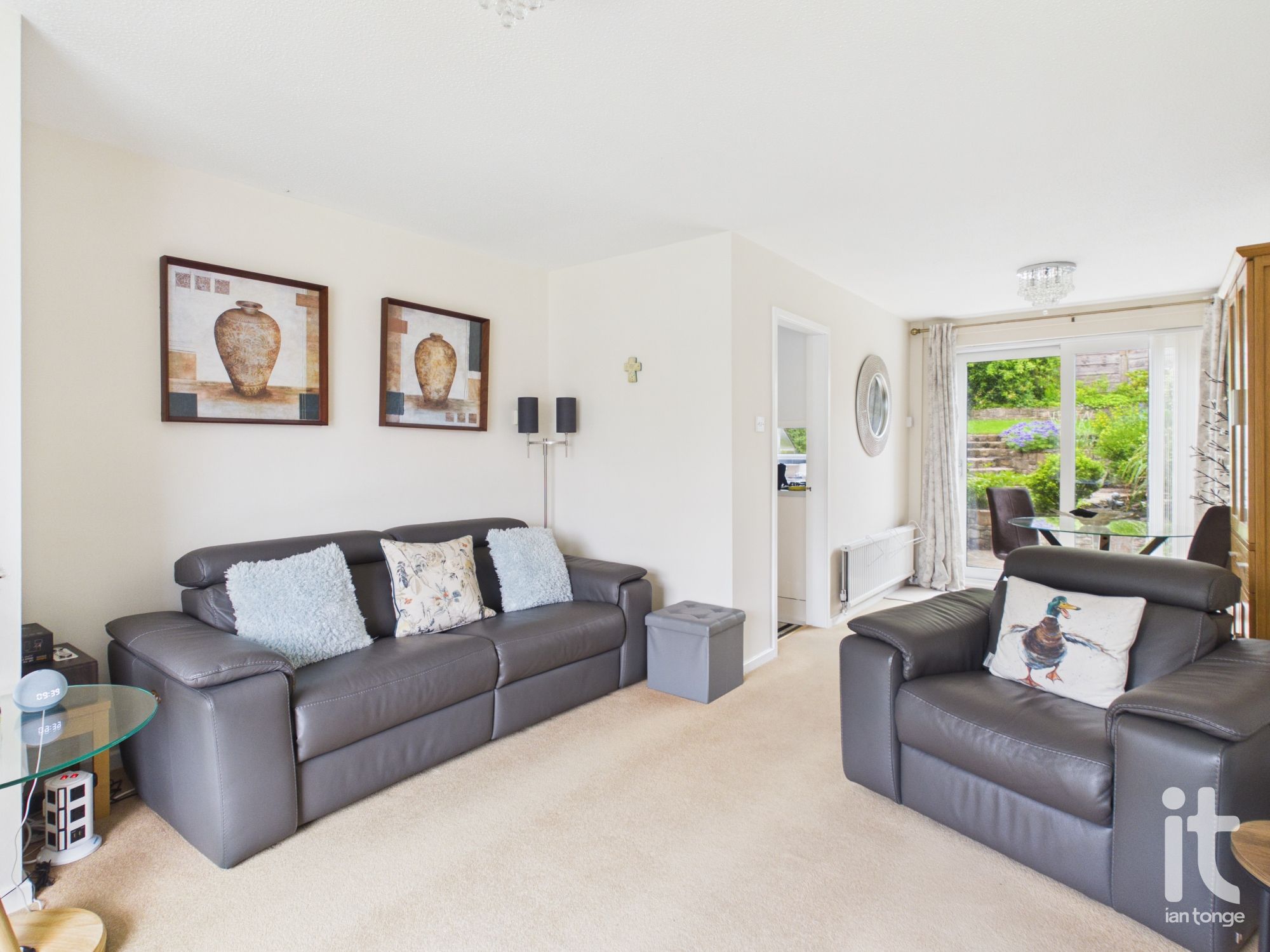 3 bedroom semi-detached house For Sale in Stockport - Property photograph.