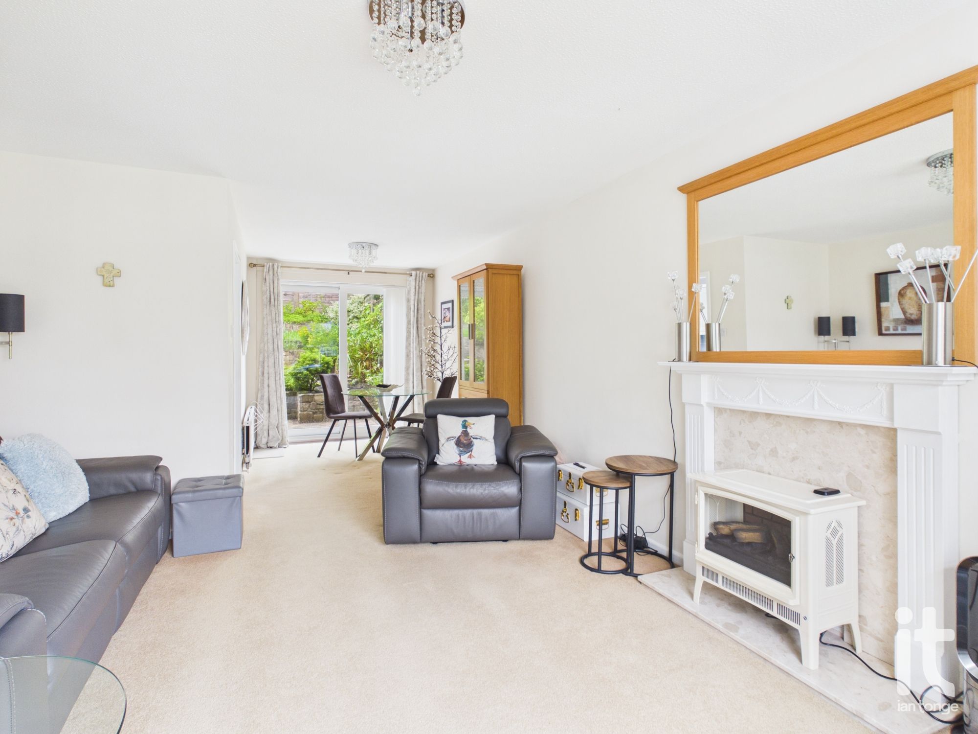 3 bedroom semi-detached house For Sale in Stockport - Photograph 2.
