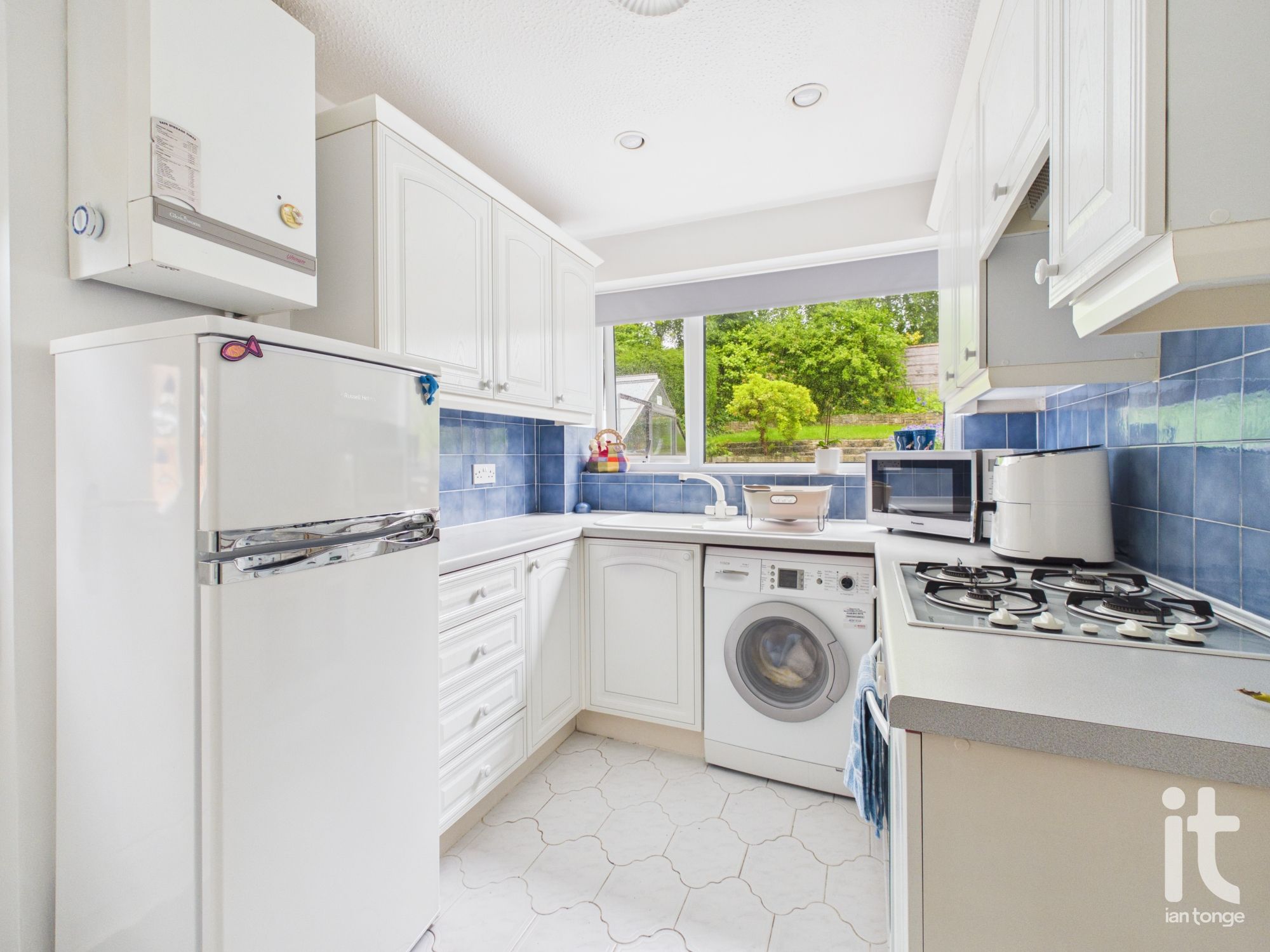3 bedroom semi-detached house For Sale in Stockport - Photograph 9.