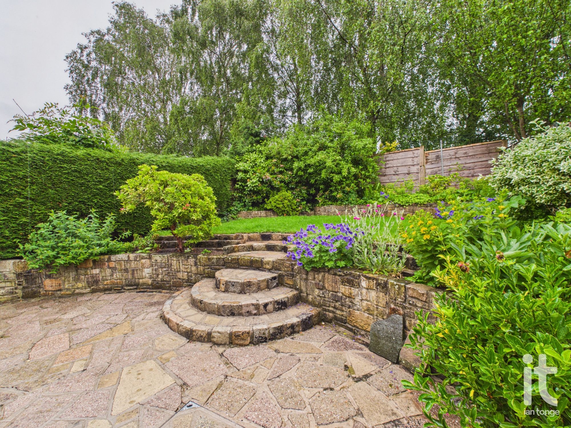 3 bedroom semi-detached house For Sale in Stockport - Property photograph.