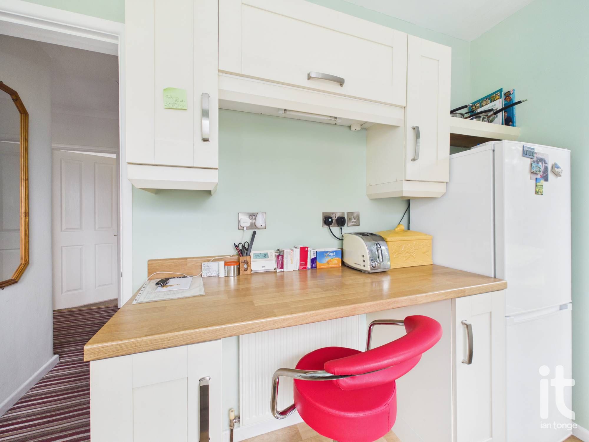 2 bedroom detached bungalow For Sale in Stockport - Photograph 10.