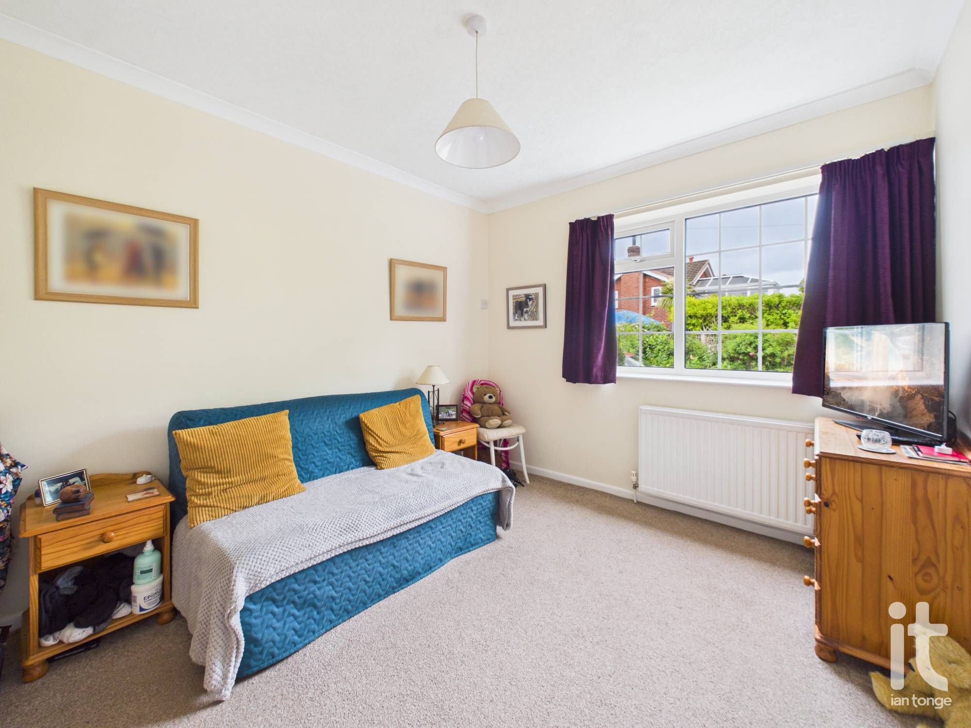 2 bedroom detached bungalow For Sale in Stockport - Photograph 12.