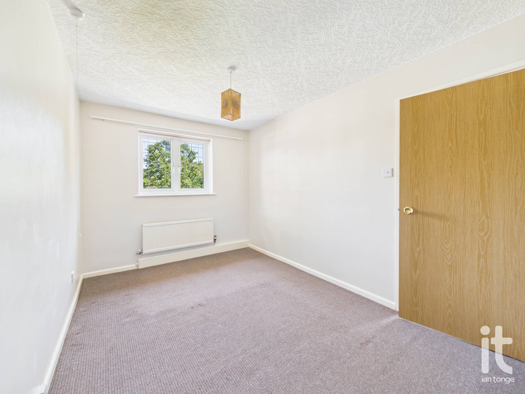 2 bedroom semi-detached bungalow For Sale in Stockport - Photograph 8.