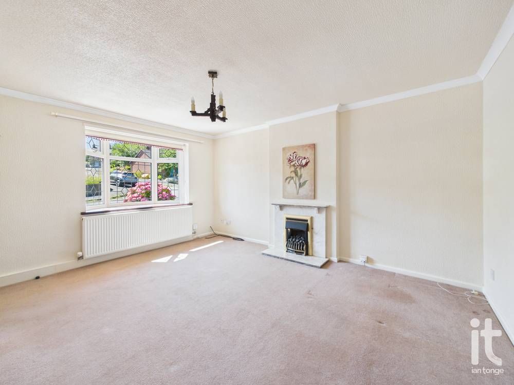2 bedroom semi-detached bungalow For Sale in Stockport - Property photograph.