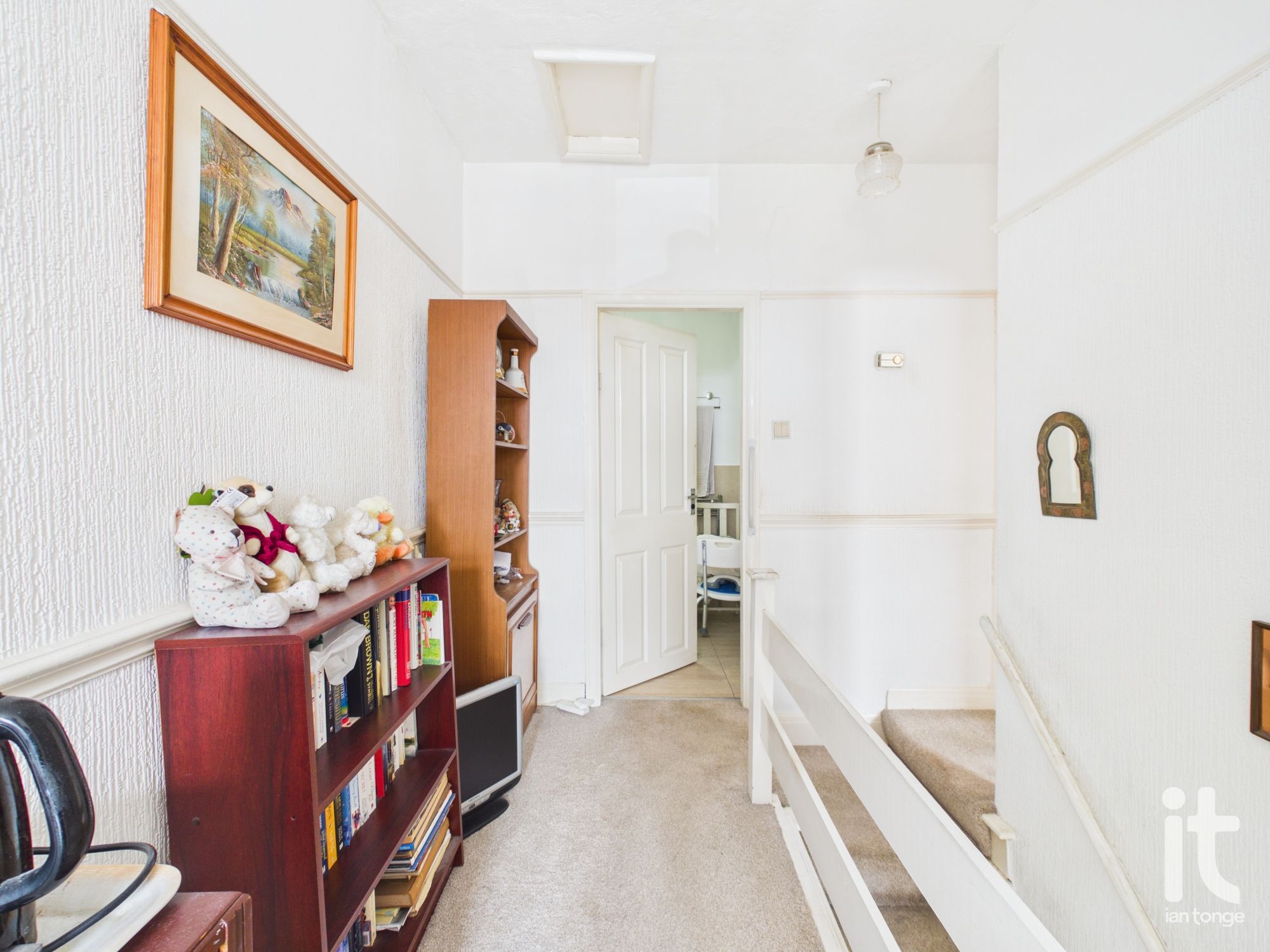 3 bedroom mews house For Sale in Stockport - Photograph 8.