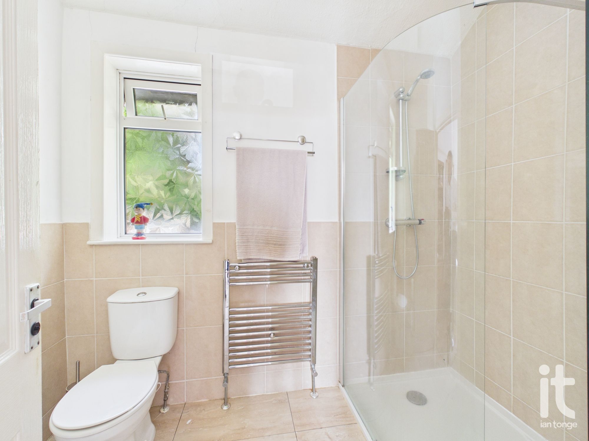 3 bedroom mews house For Sale in Stockport - Photograph 11.