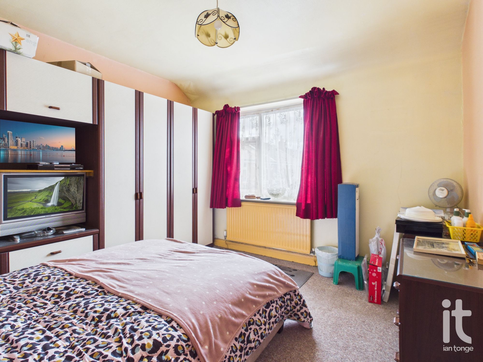 3 bedroom mews house For Sale in Stockport - Photograph 13.