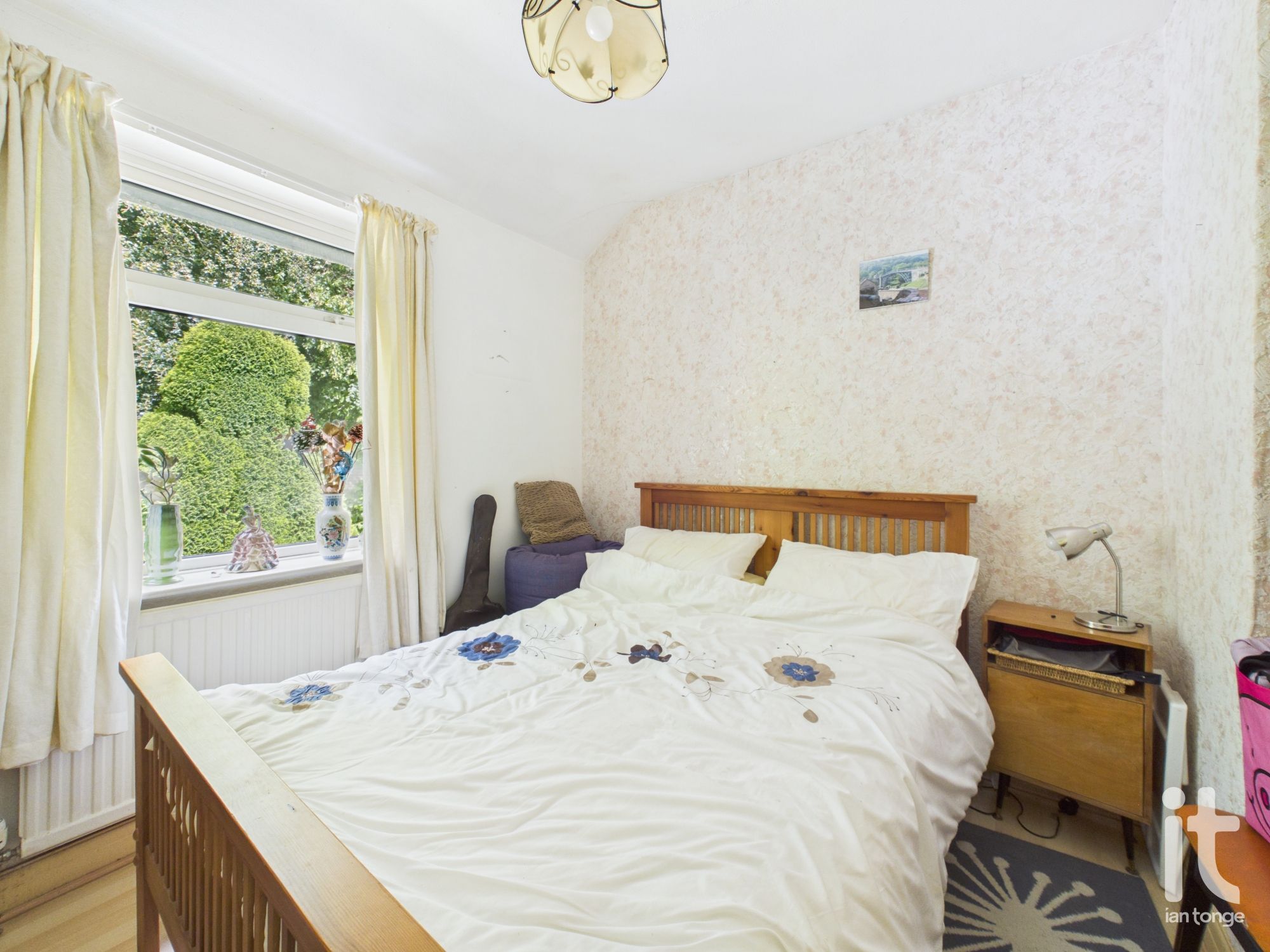 3 bedroom mews house For Sale in Stockport - Photograph 14.