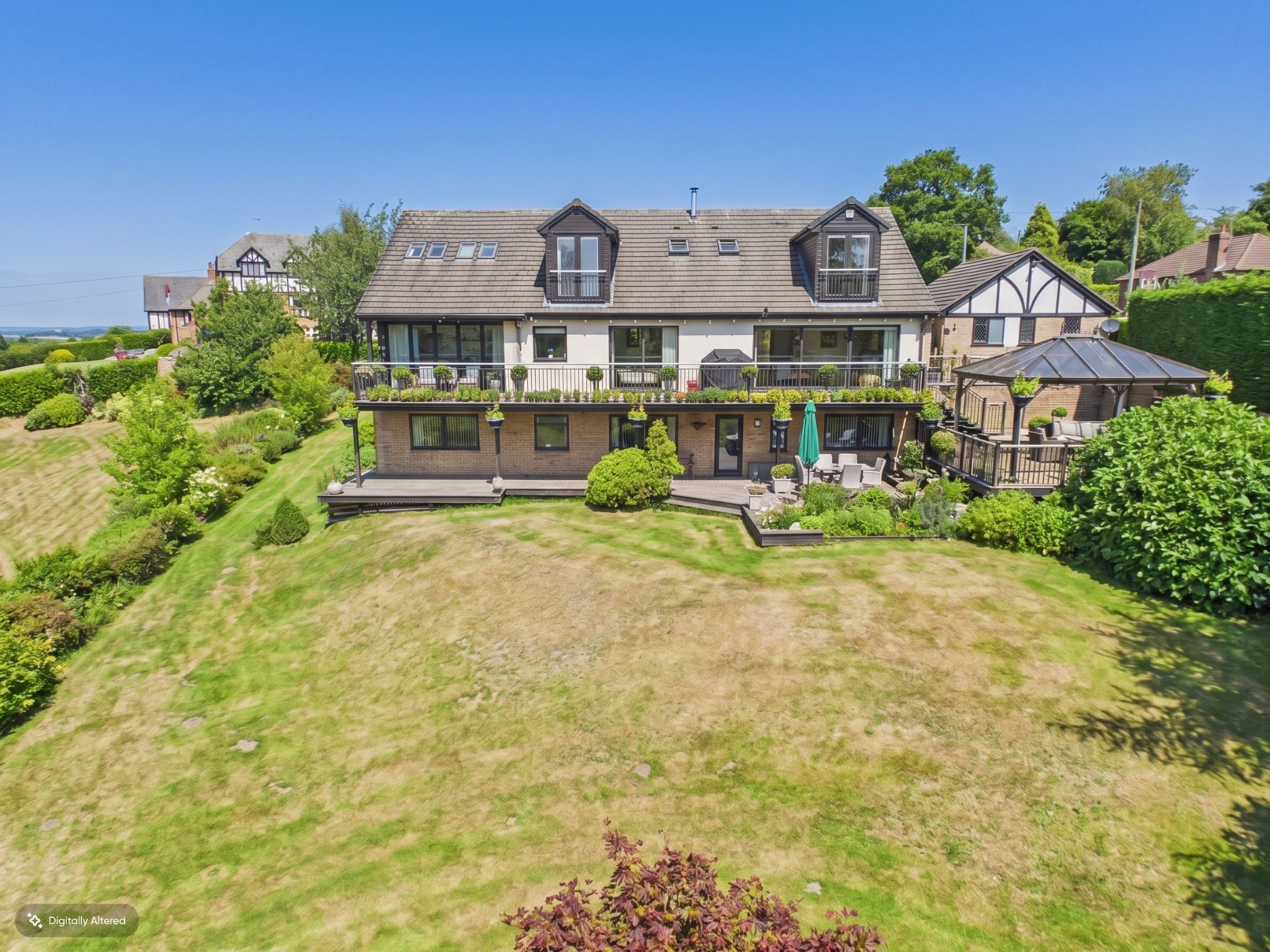 6 bedroom detached house For Sale in Stockport - Property photograph.
