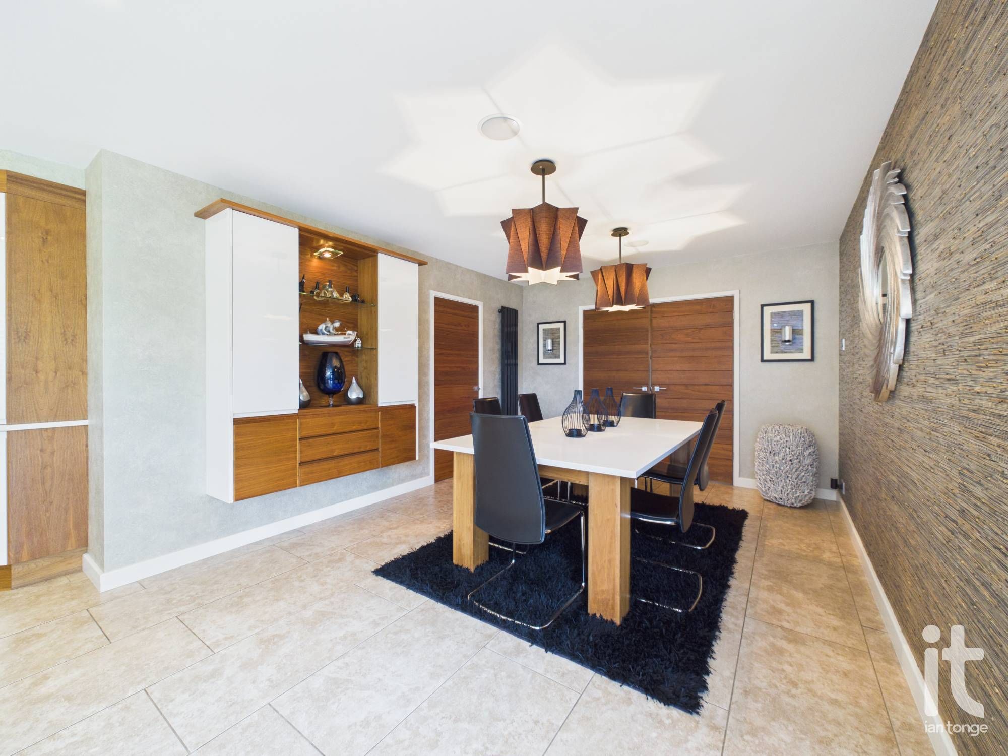 6 bedroom detached house For Sale in Stockport - Photograph 7.