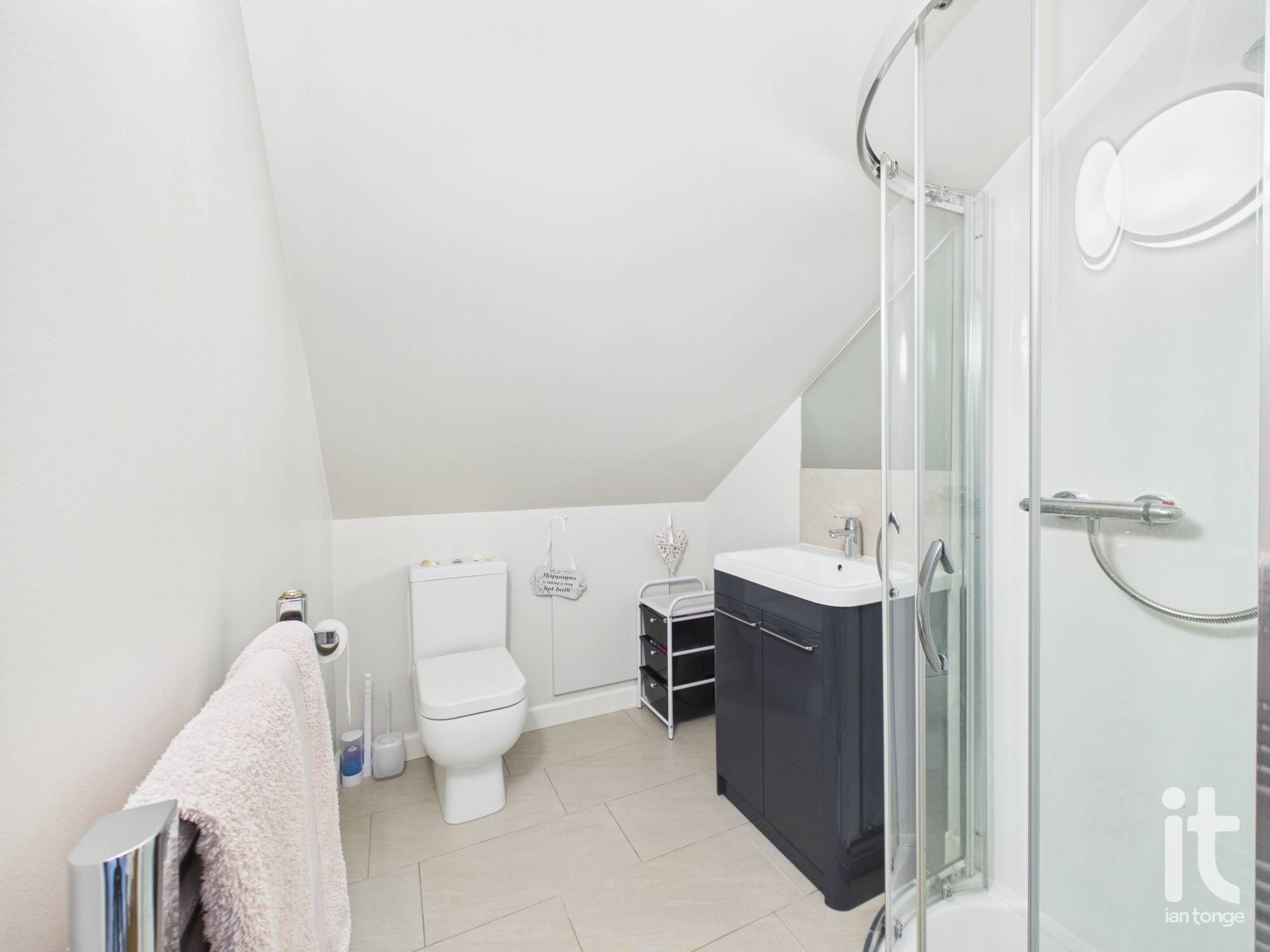 6 bedroom detached house For Sale in Stockport - Photograph 28.