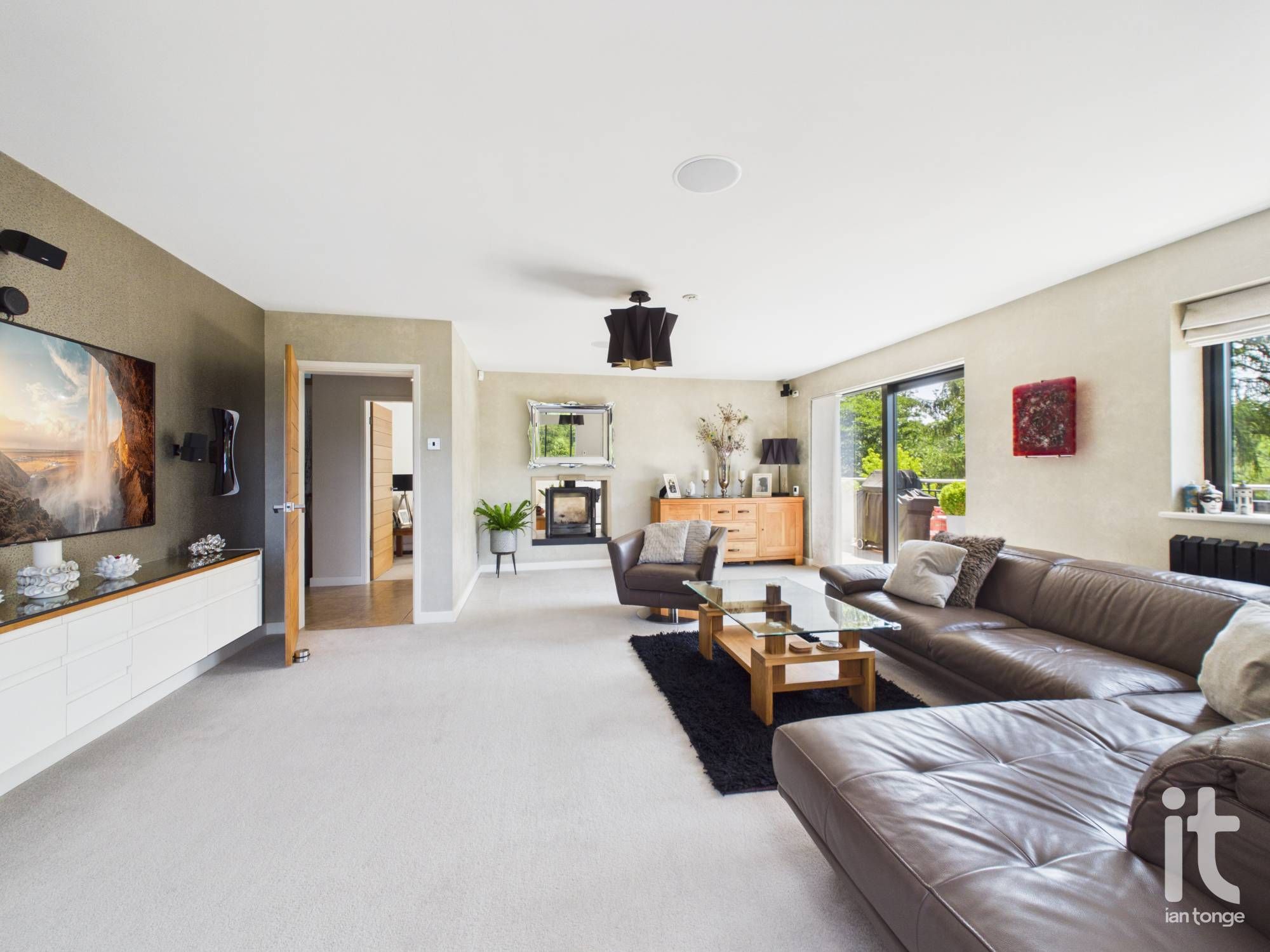 6 bedroom detached house For Sale in Stockport - Photograph 12.