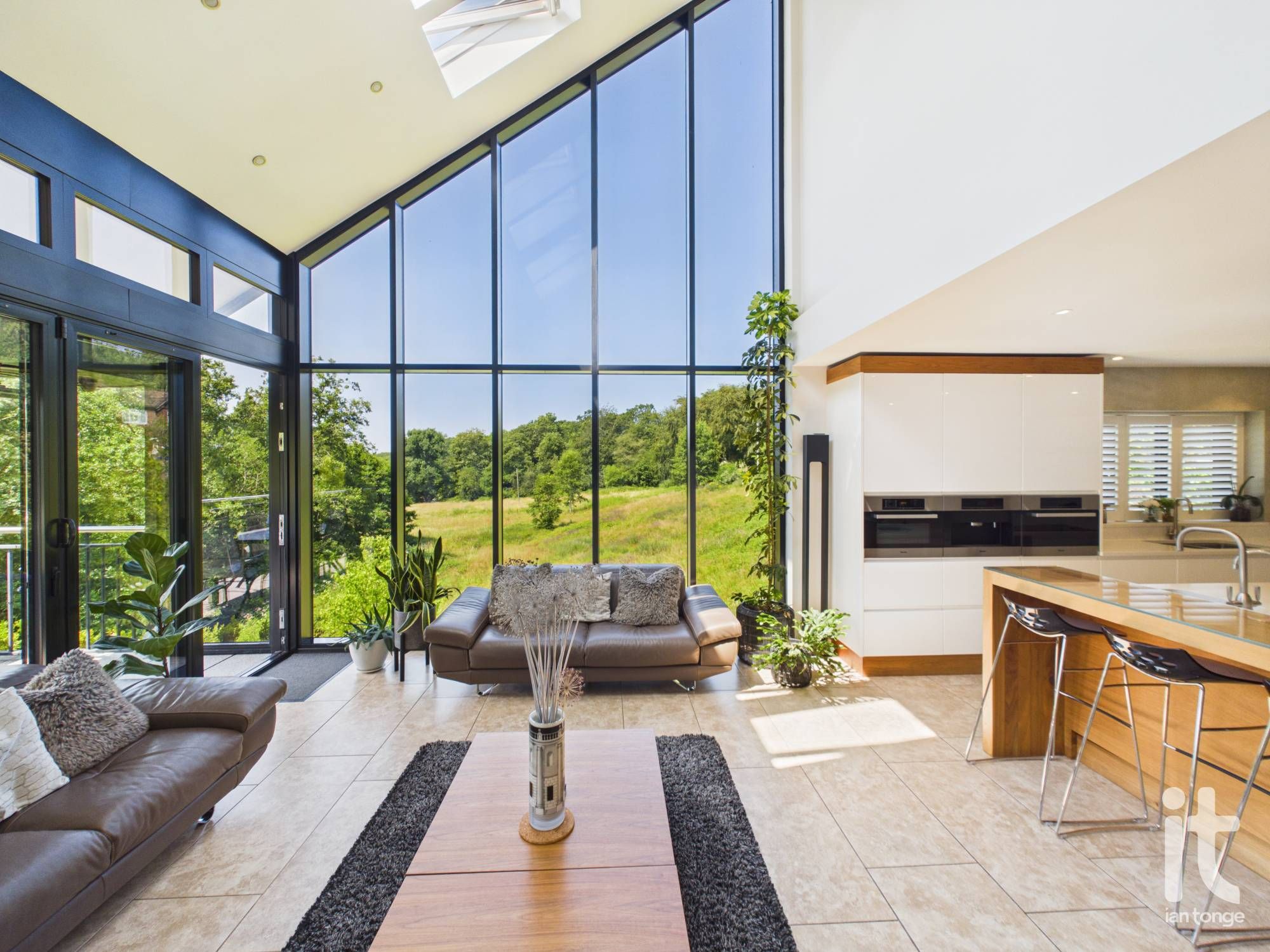 6 bedroom detached house For Sale in Stockport - Photograph 10.