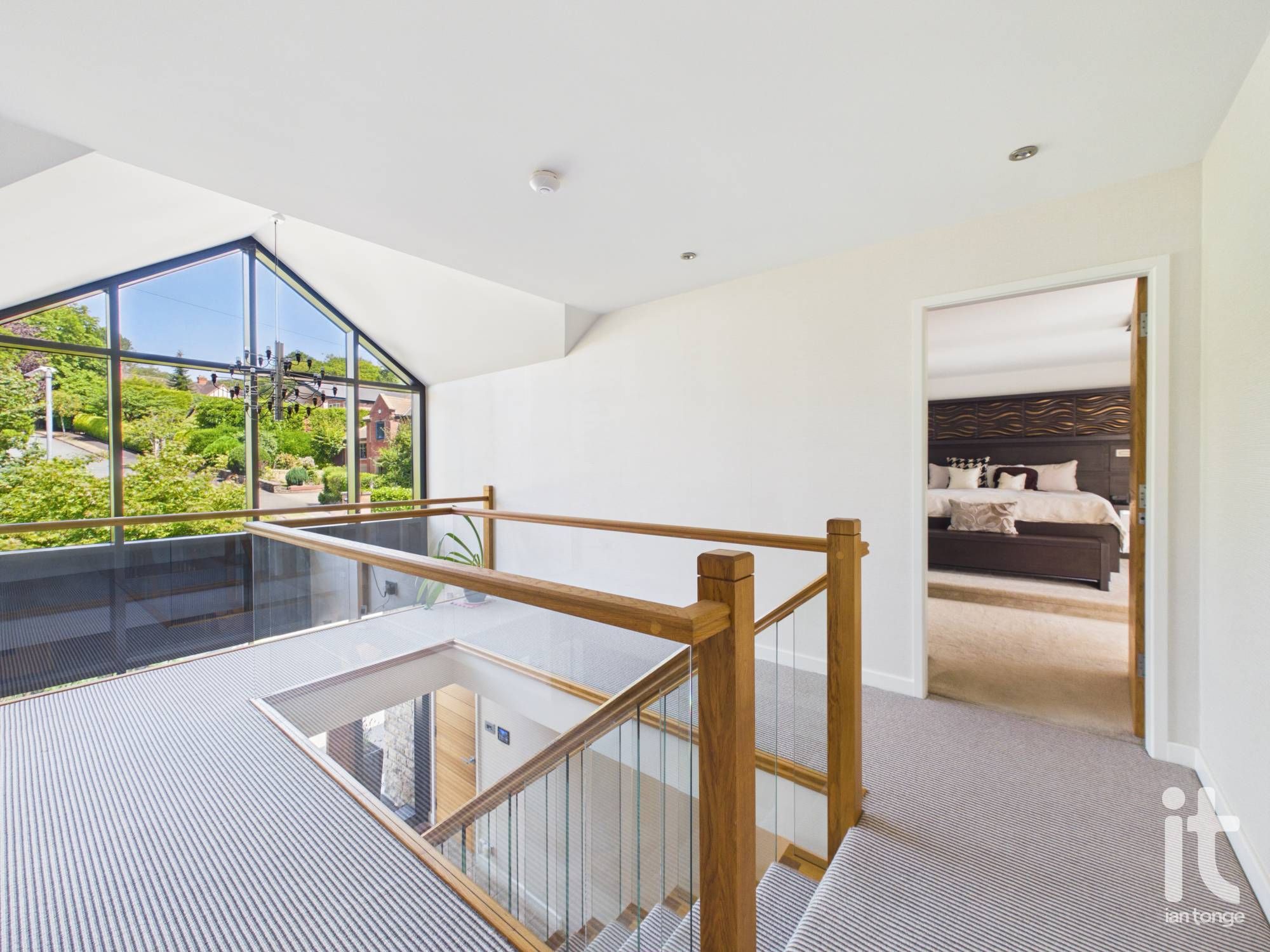 6 bedroom detached house For Sale in Stockport - Photograph 21.